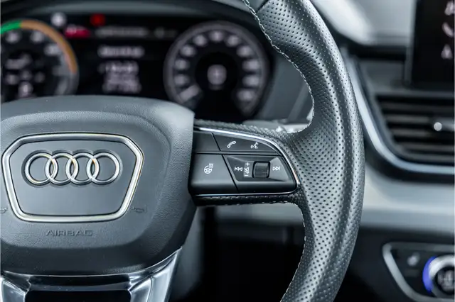 Audi Q5 view 24