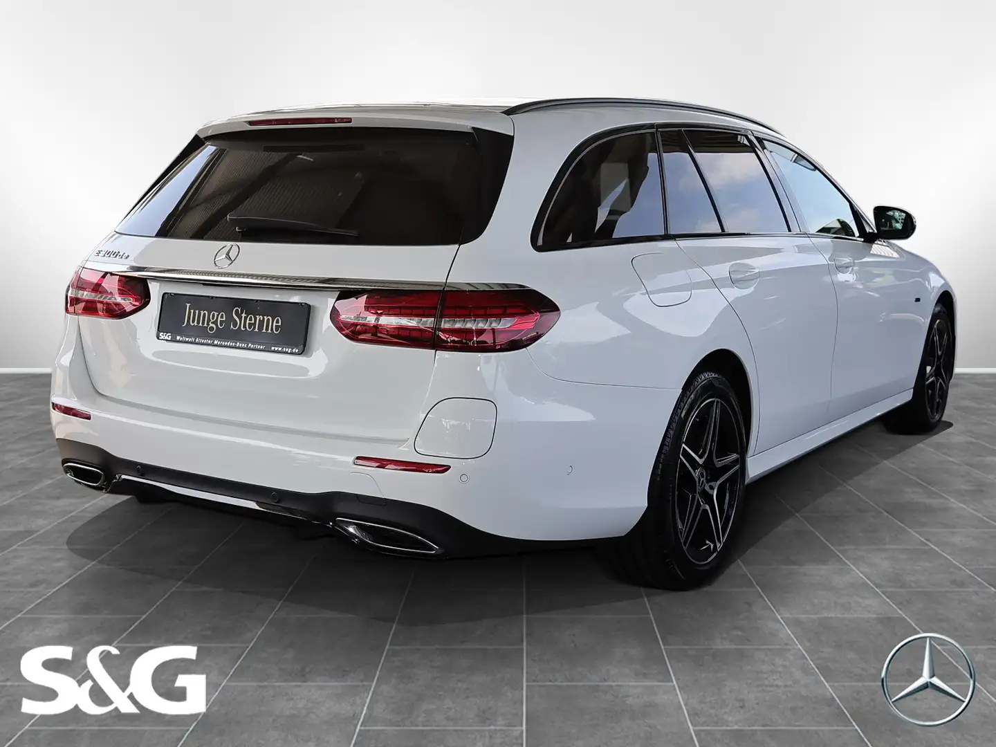 Mercedes-Benz E 300 de T AMG AHK+HEADUP+PANORAMA+BURMESTER+18" Blanc - 2