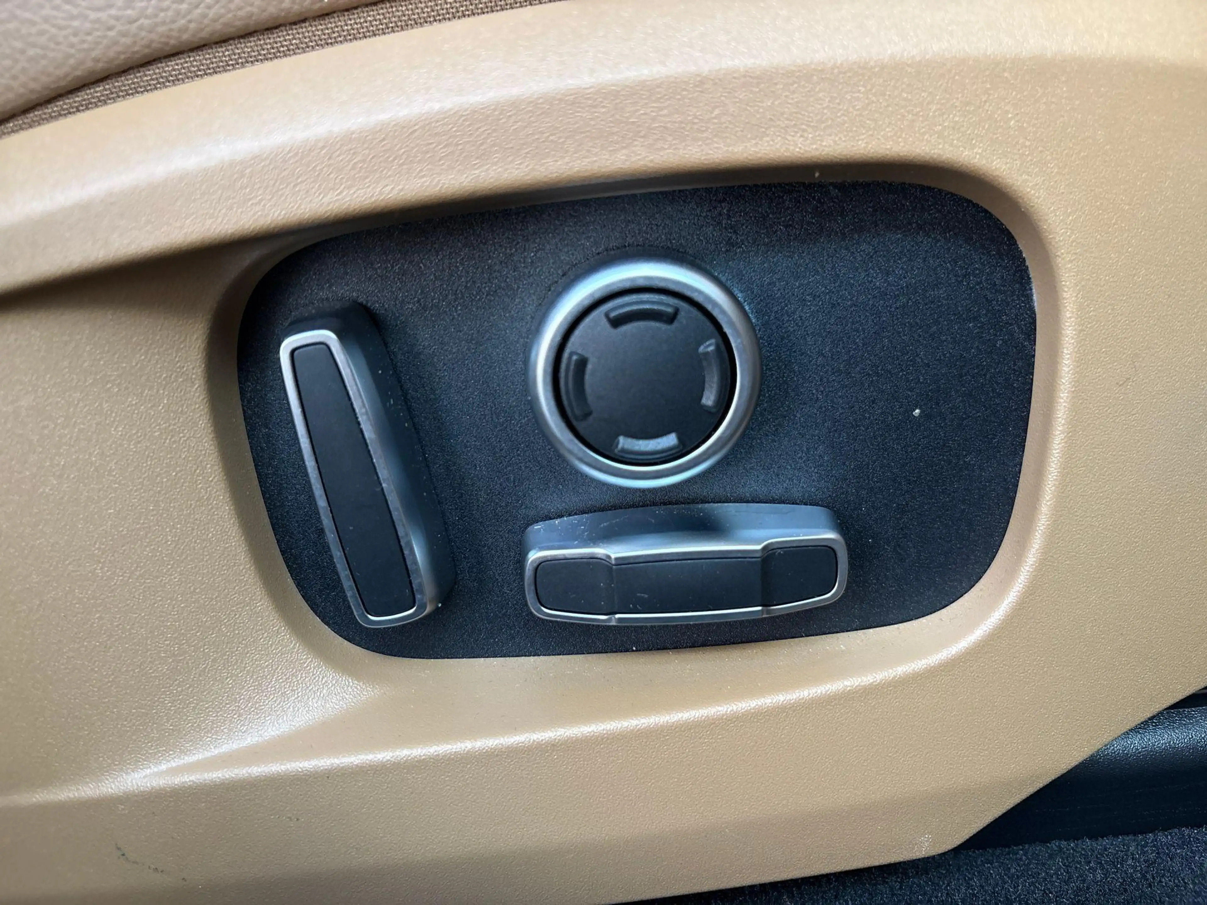 Jaguar F-Pace P400e S - PANO.DAK | BLACK EXT. PACK — photo 11