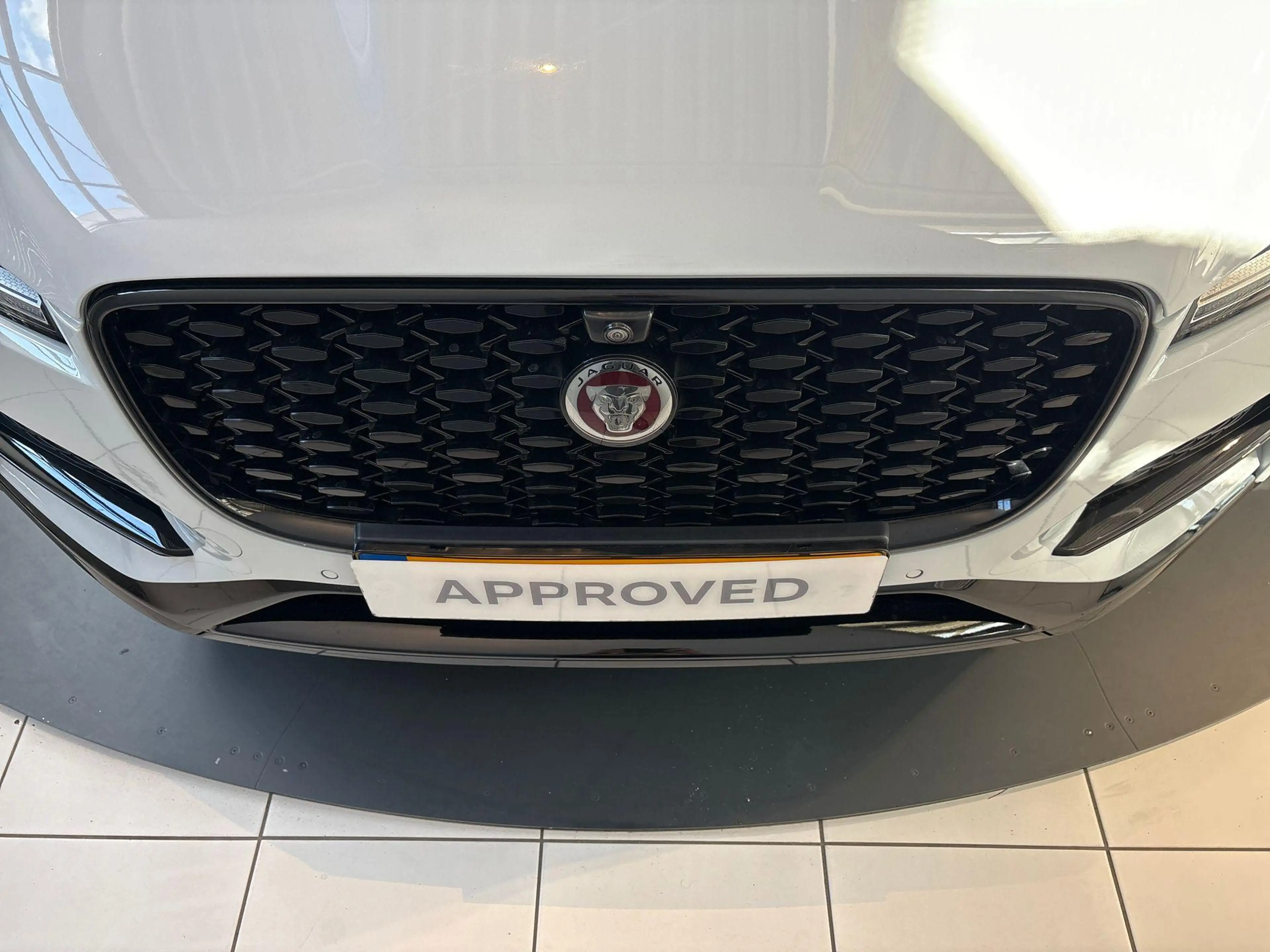 Jaguar F-Pace P400e S - PANO.DAK | BLACK EXT. PACK — photo 23
