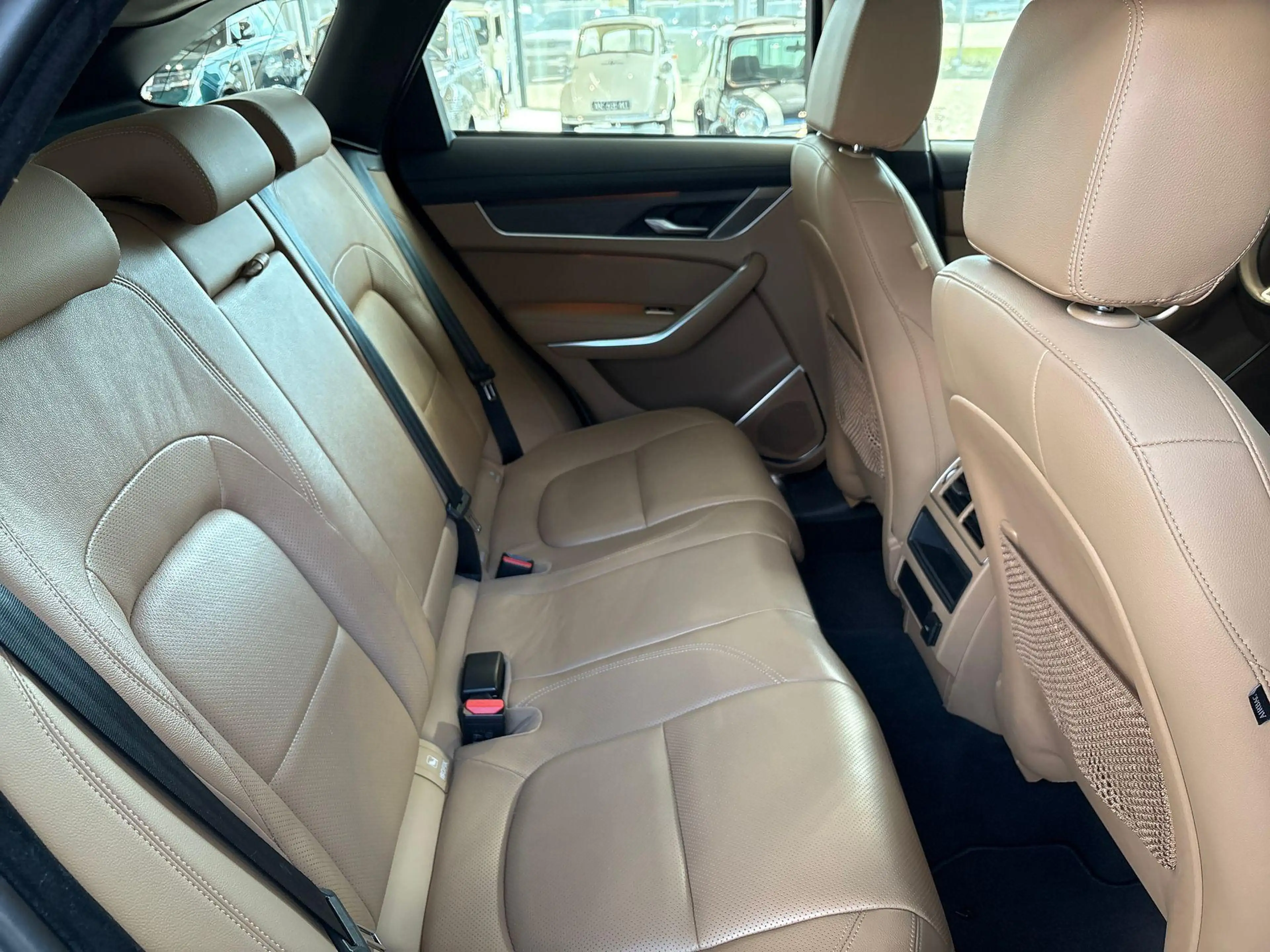 Jaguar F-Pace P400e S - PANO.DAK | BLACK EXT. PACK — photo 14