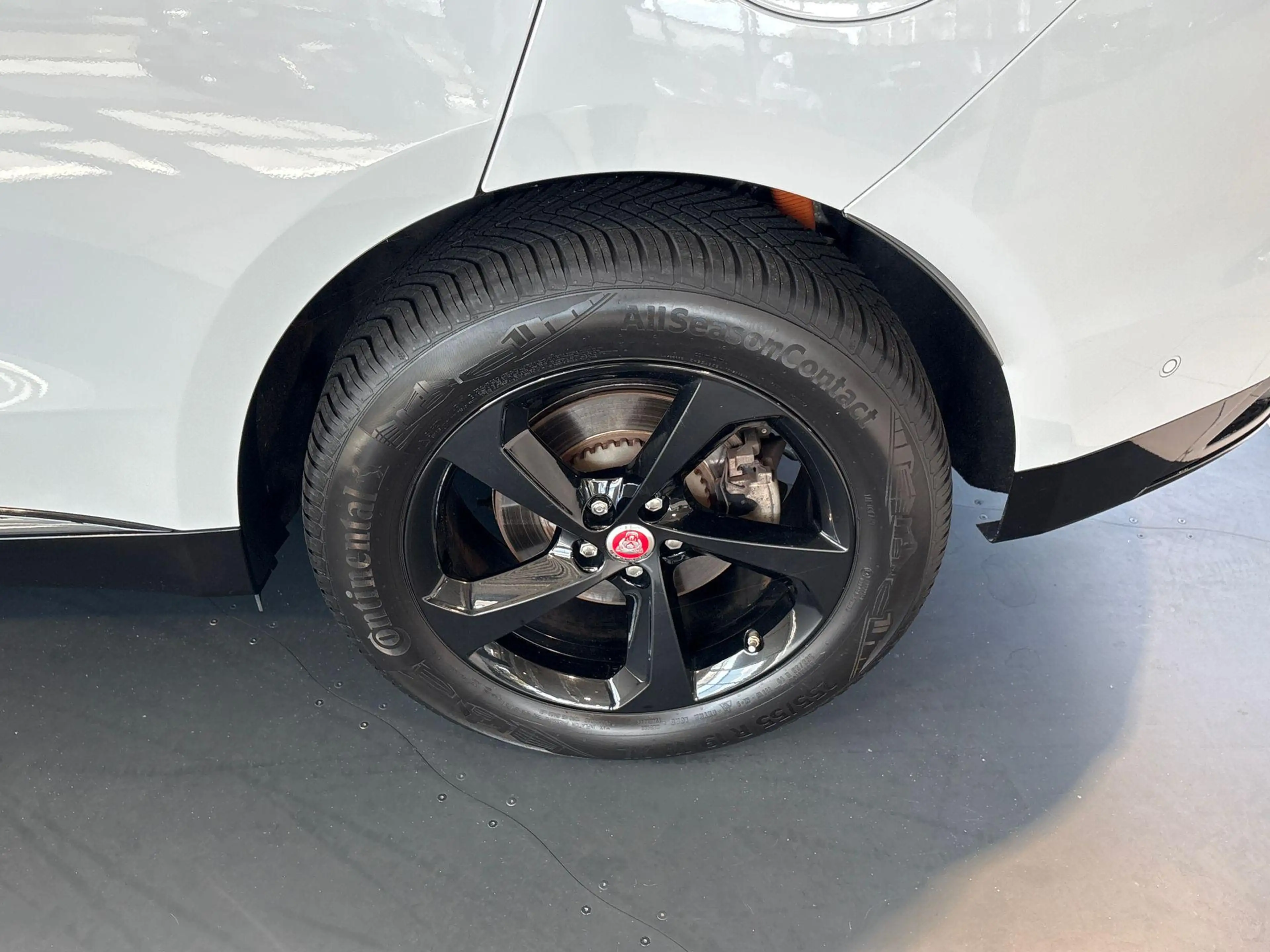 Jaguar F-Pace P400e S - PANO.DAK | BLACK EXT. PACK — photo 21