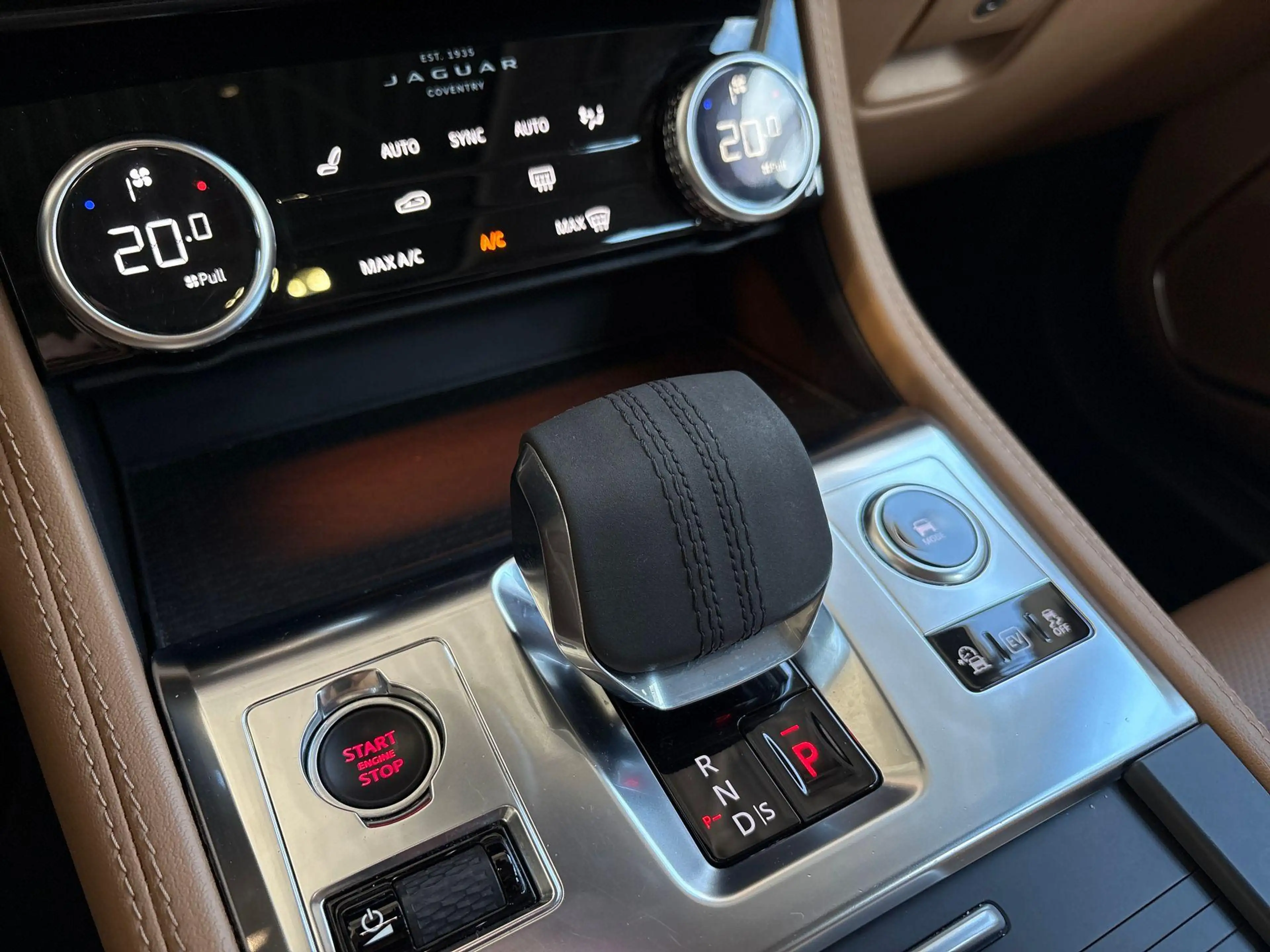 Jaguar F-Pace P400e S - PANO.DAK | BLACK EXT. PACK — photo 15