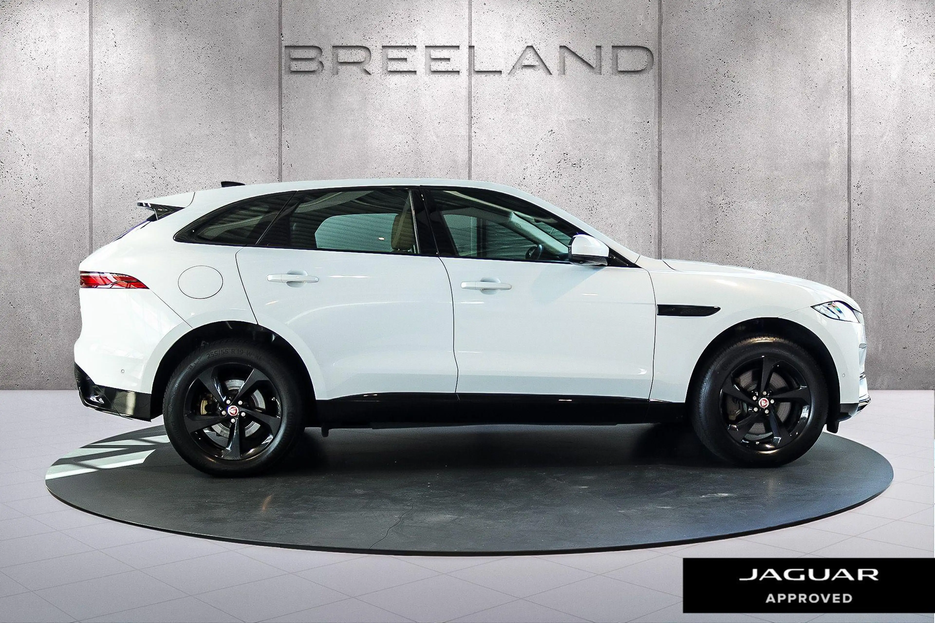 Jaguar F-Pace P400e S - PANO.DAK | BLACK EXT. PACK — photo 6