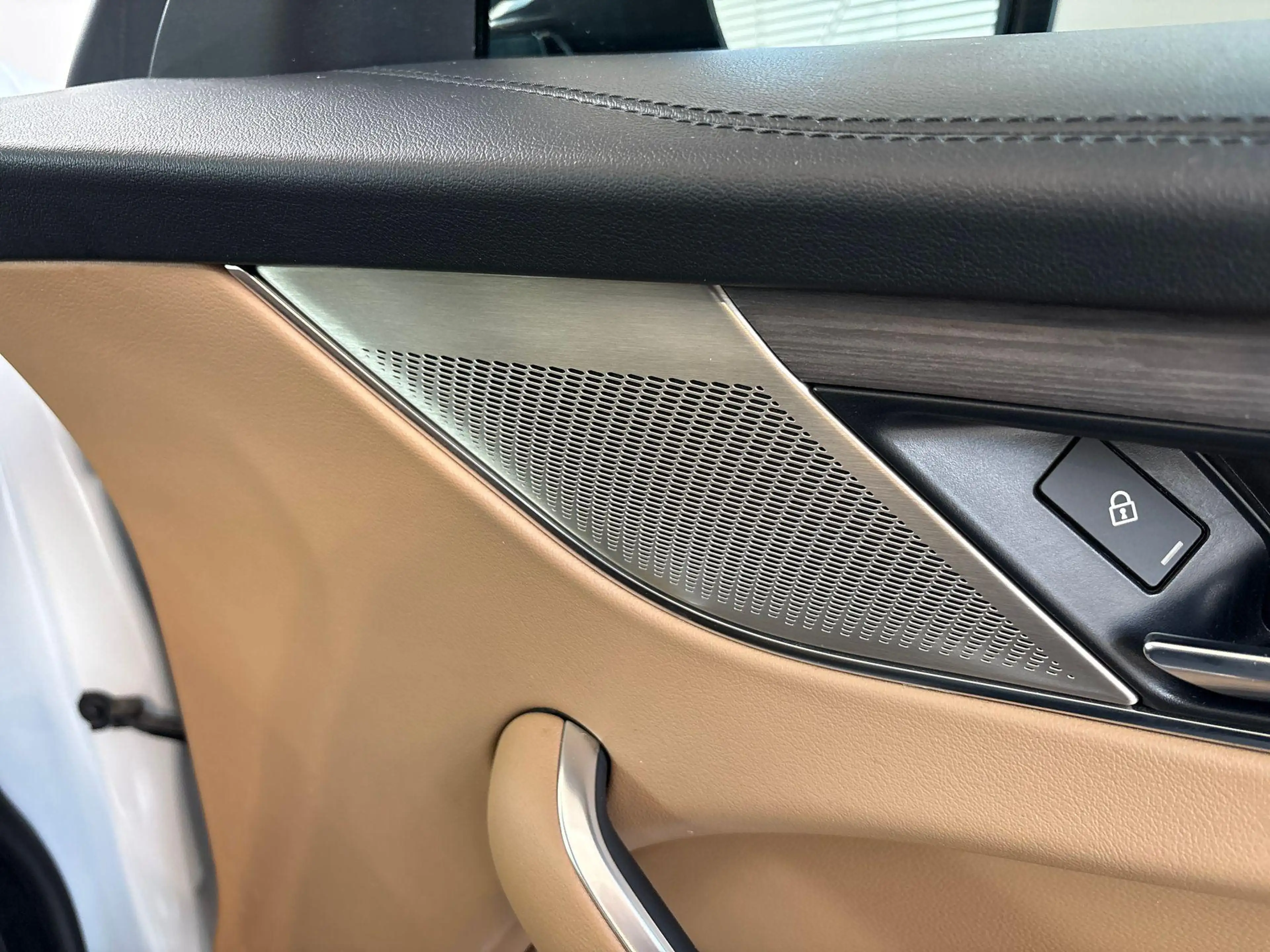 Jaguar F-Pace P400e S - PANO.DAK | BLACK EXT. PACK — photo 12