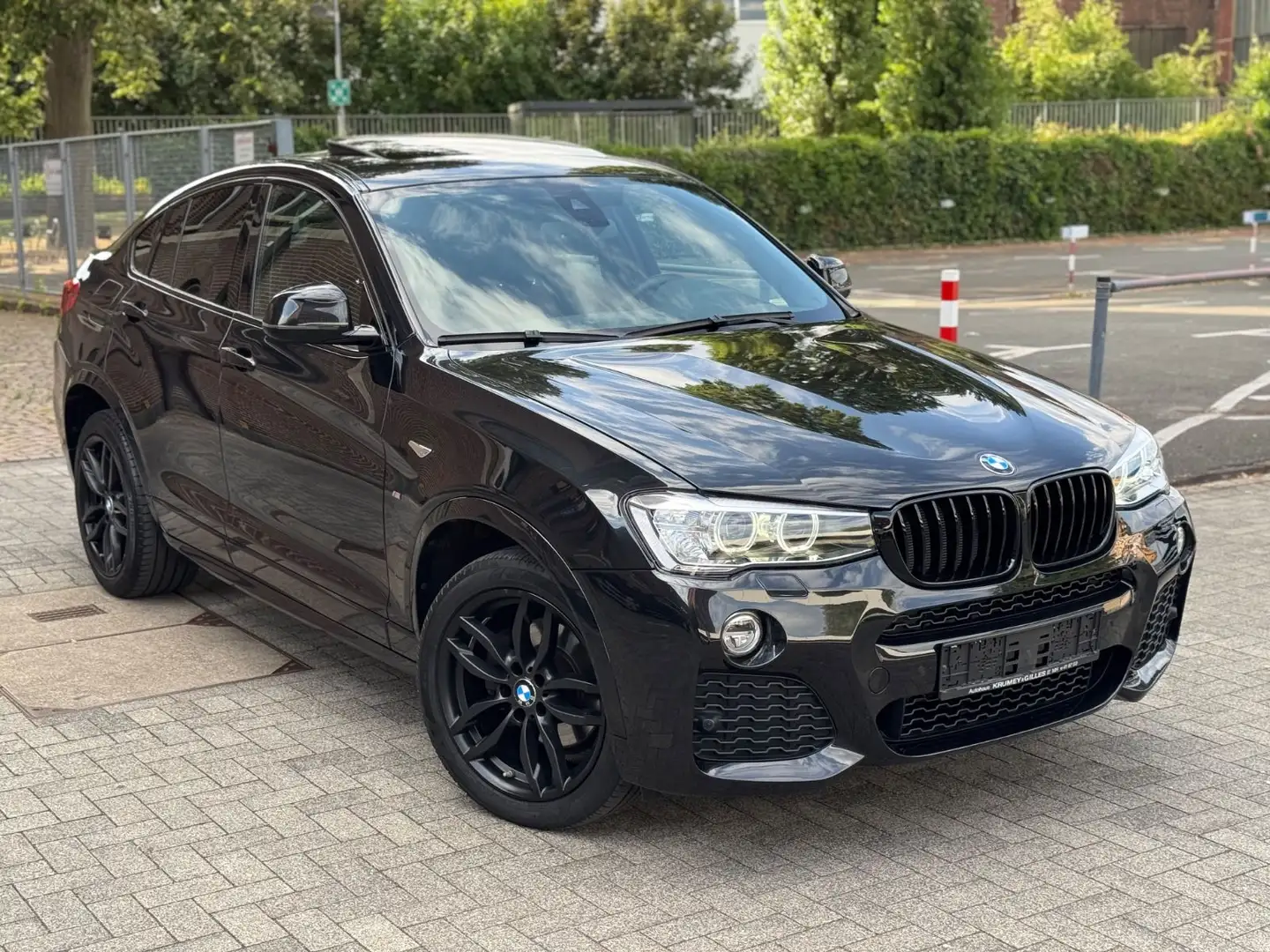 BMW X4 Baureihe X4 xDrive 20 d/M-Sportpaket/Voll/ Schwarz - 2