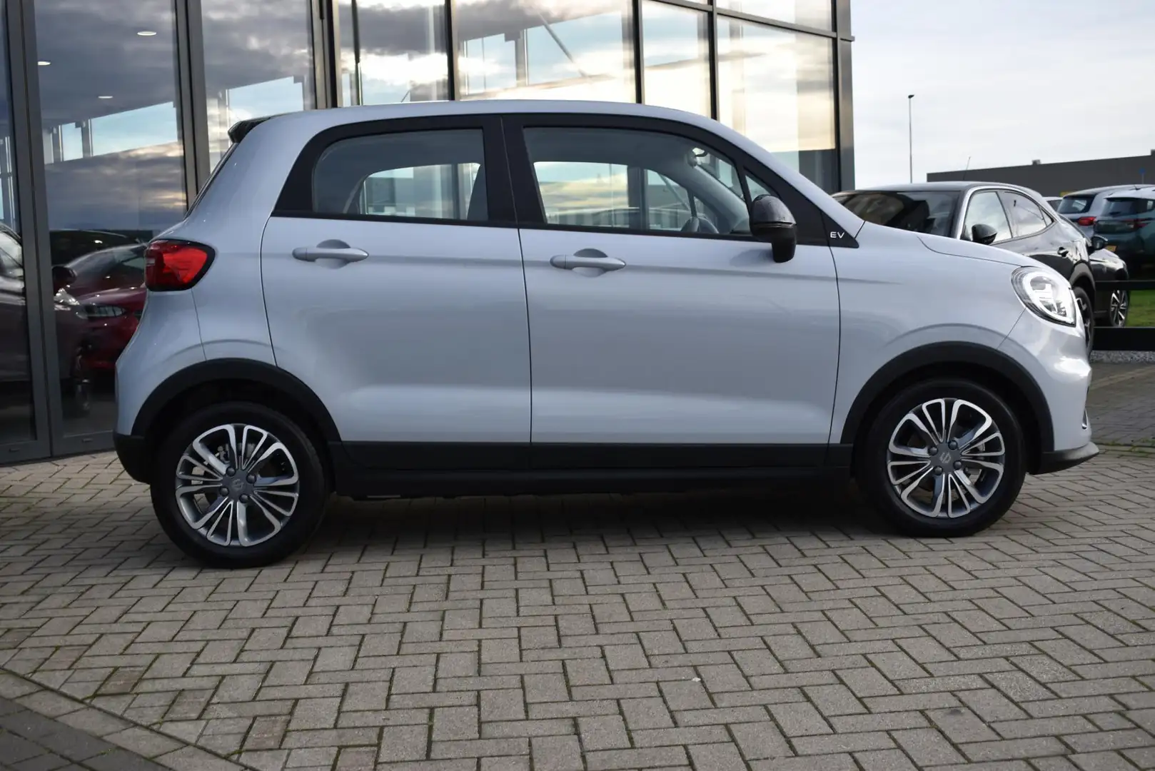 Leapmotor T03 Design 37.3 kWh VOORRAAD KORTING Gris - 2