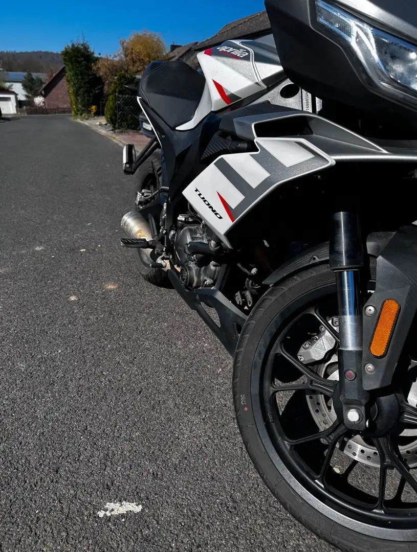 Aprilia Tuono Weiß - 2
