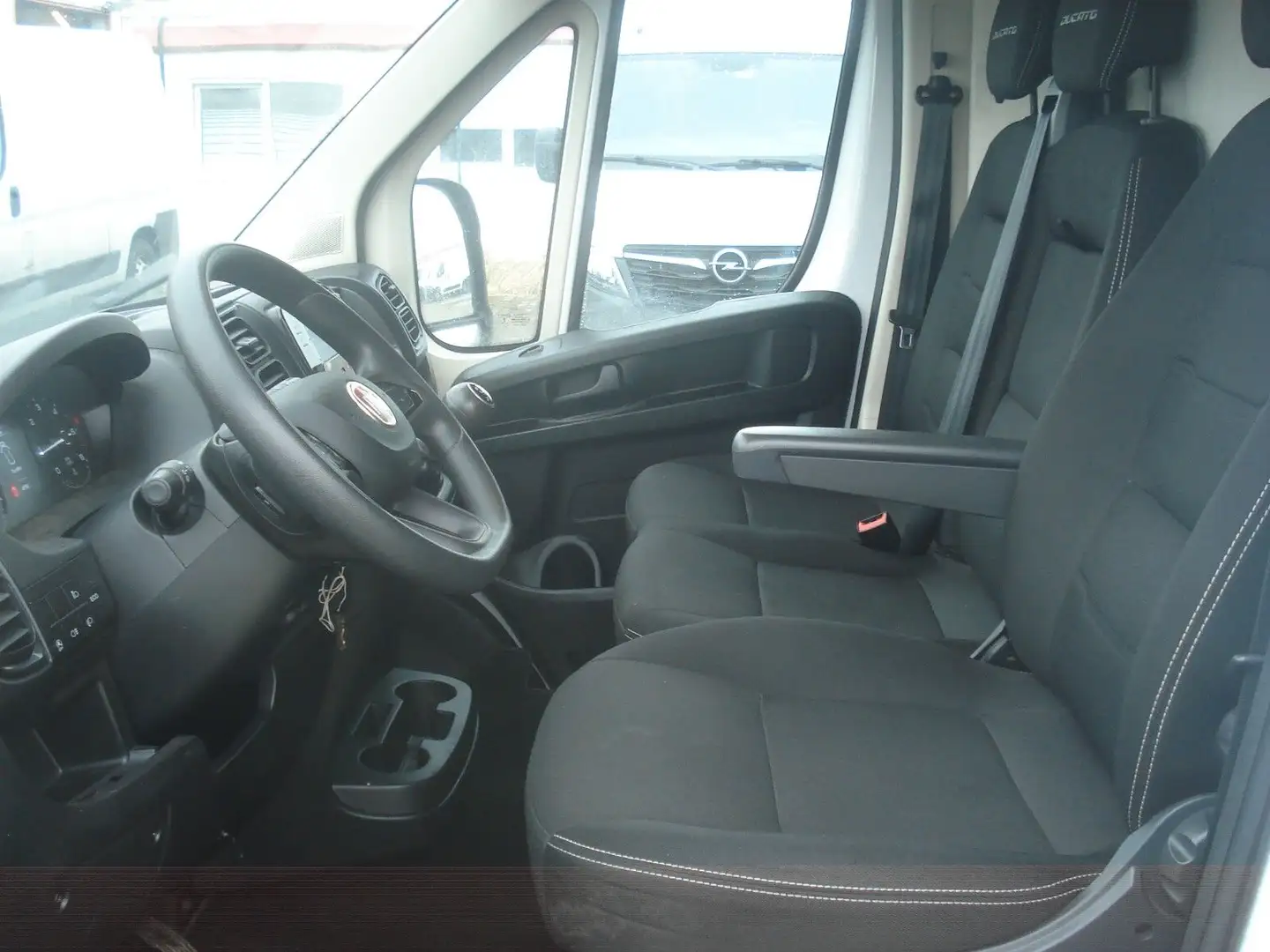 Fiat Ducato Hochr.-Kasten 33 120 L2H2 49700Km Klima Weiß - 2