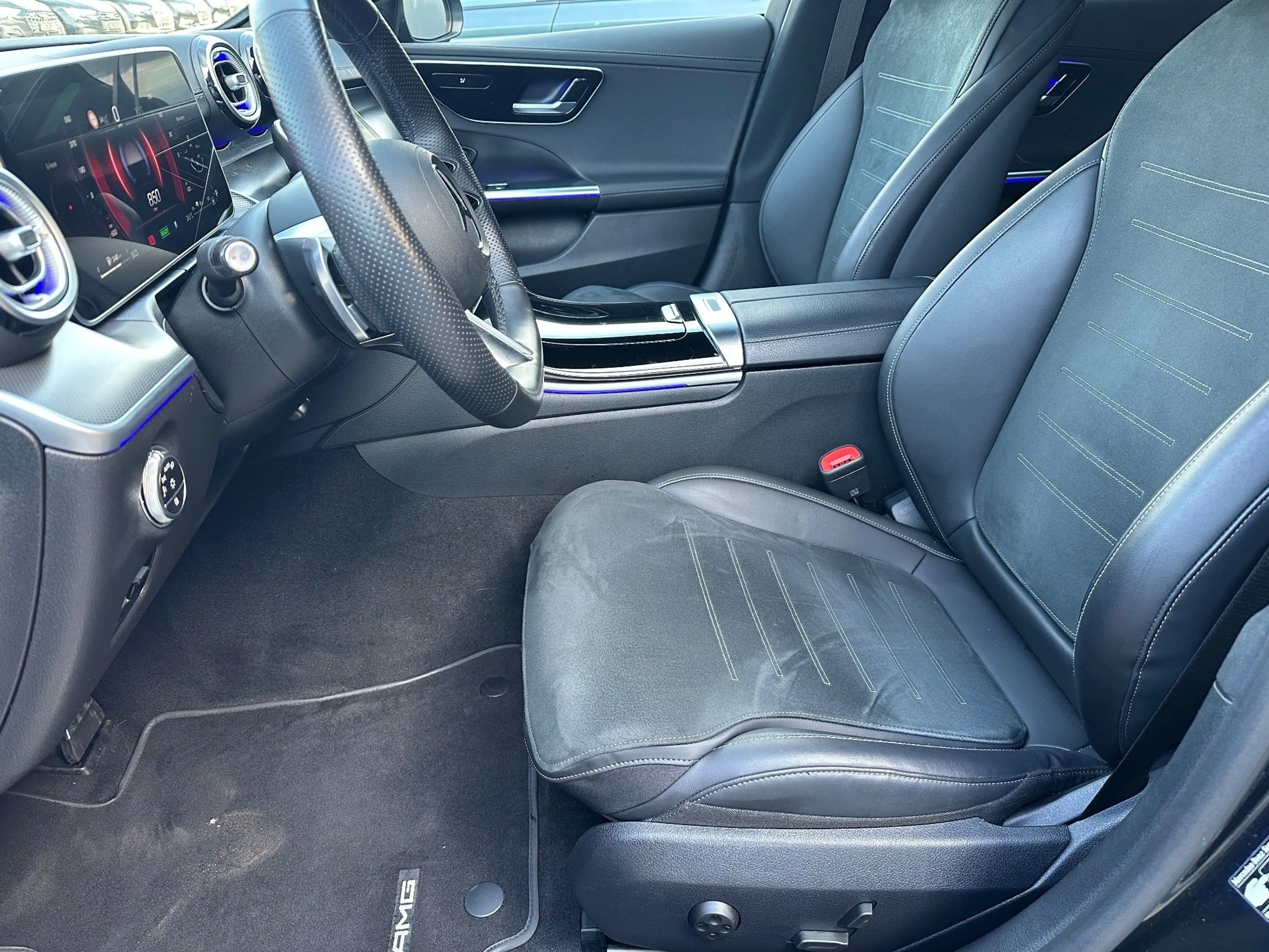Mercedes-Benz C 300 T AMG Line Advanced NAV+LED+DISTRONIC+KAM+18ZOLL — photo 9