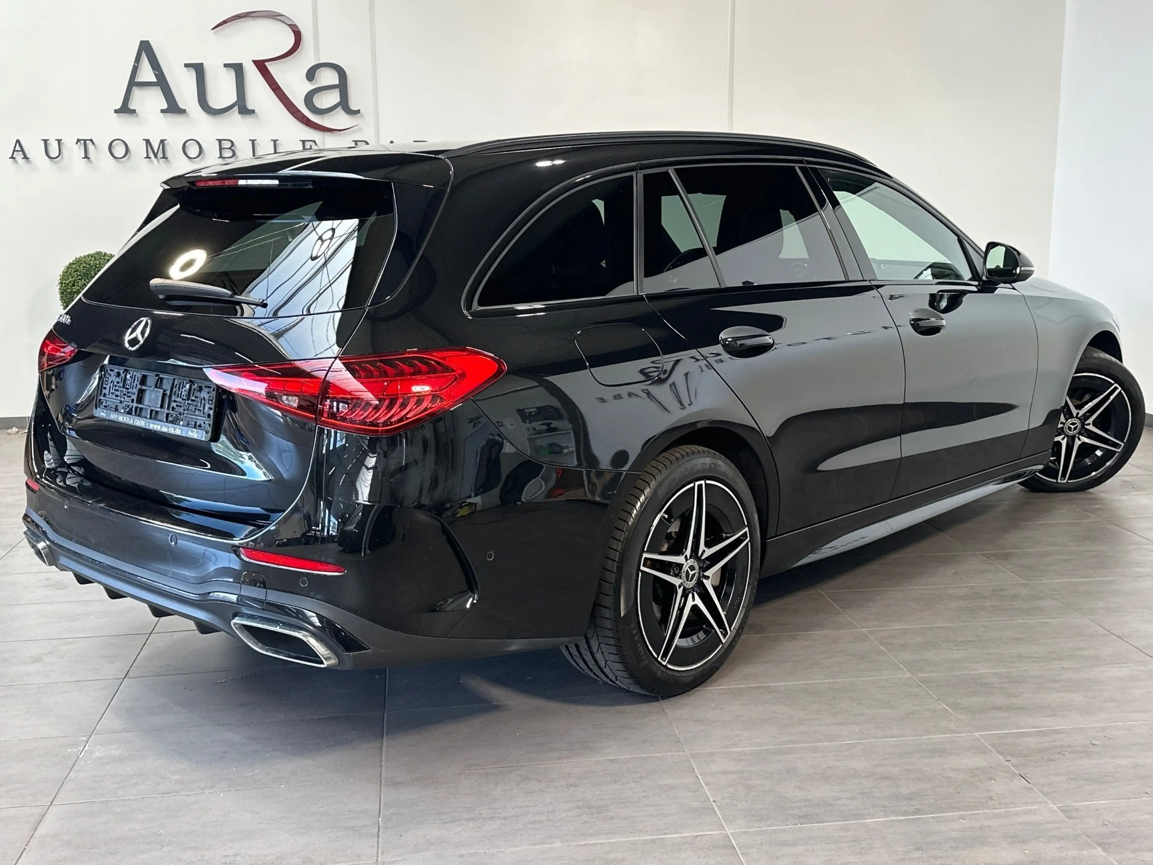 Mercedes-Benz C 300 T AMG Line Advanced NAV+LED+DISTRONIC+KAM+18ZOLL — photo 4