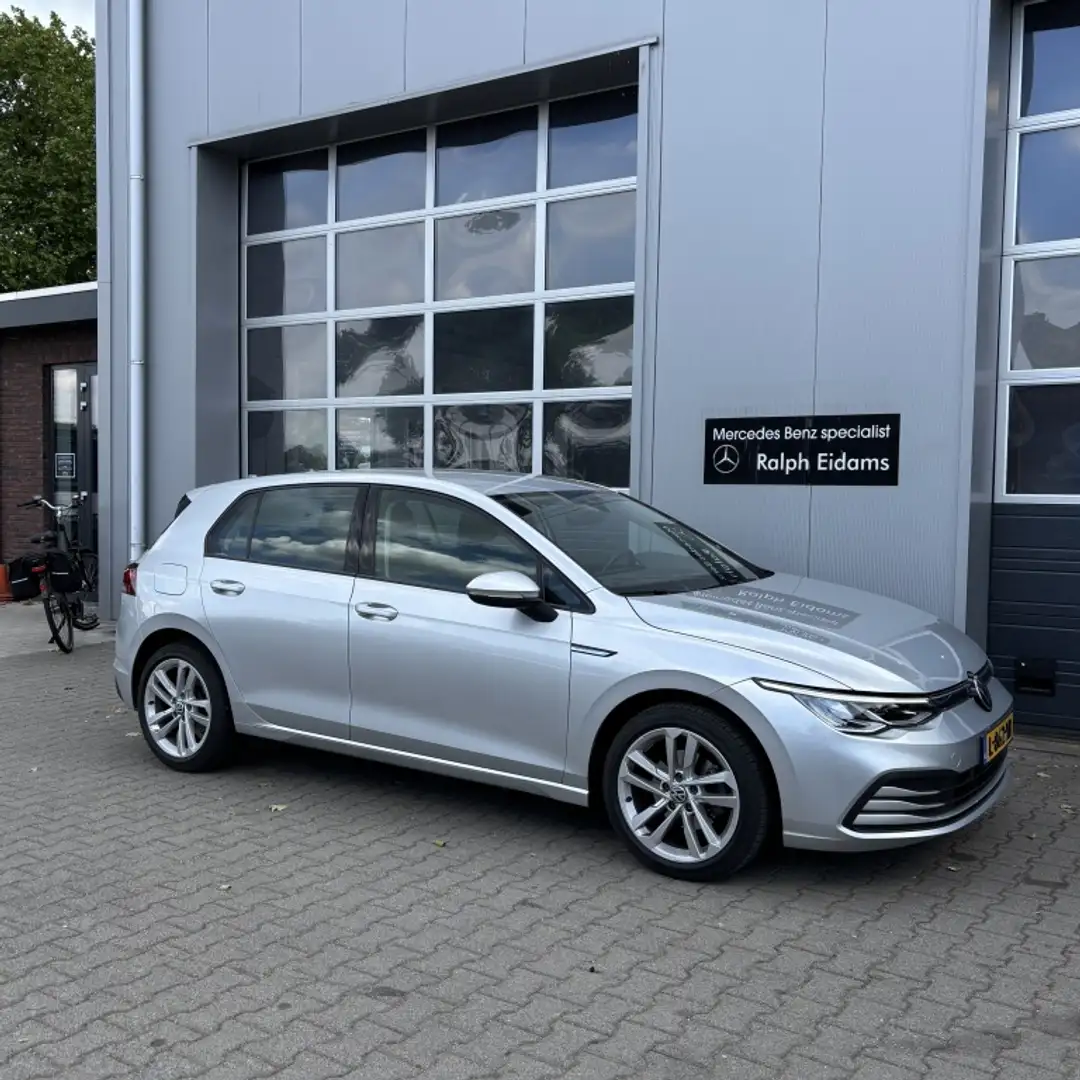 Volkswagen Golf 1.0 eTSI Life Bns Grijs - 2