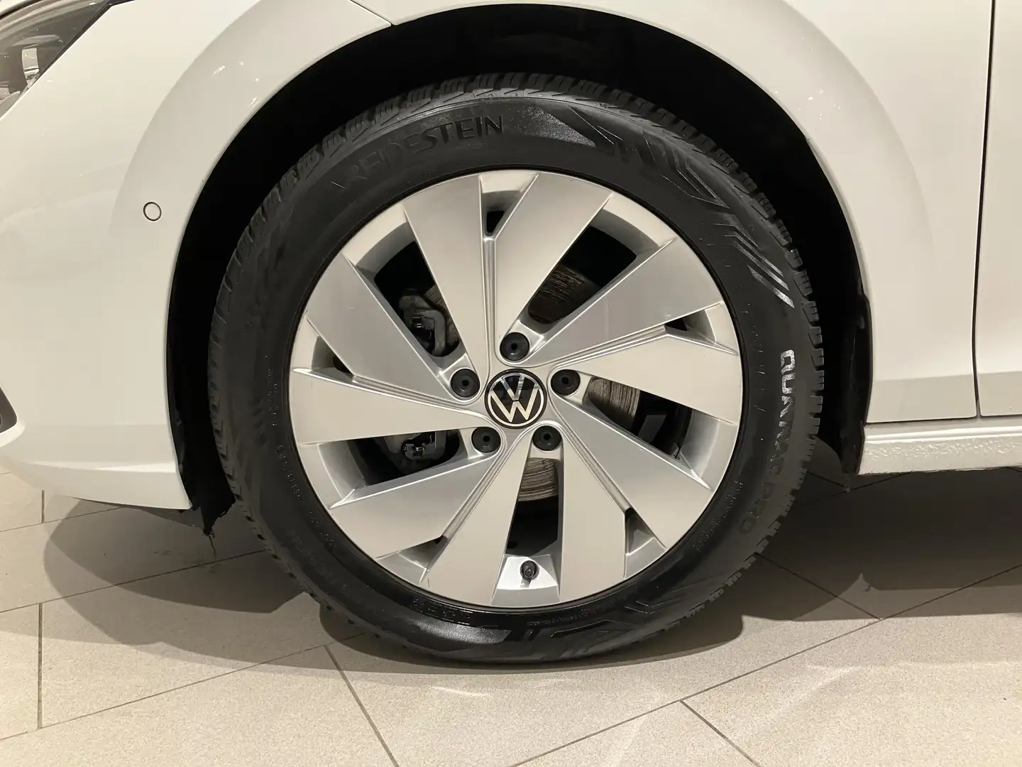 Volkswagen Golf 1.5 eTSI Style 150 PK | Automaat | Apple Carplay | Blanc - 2