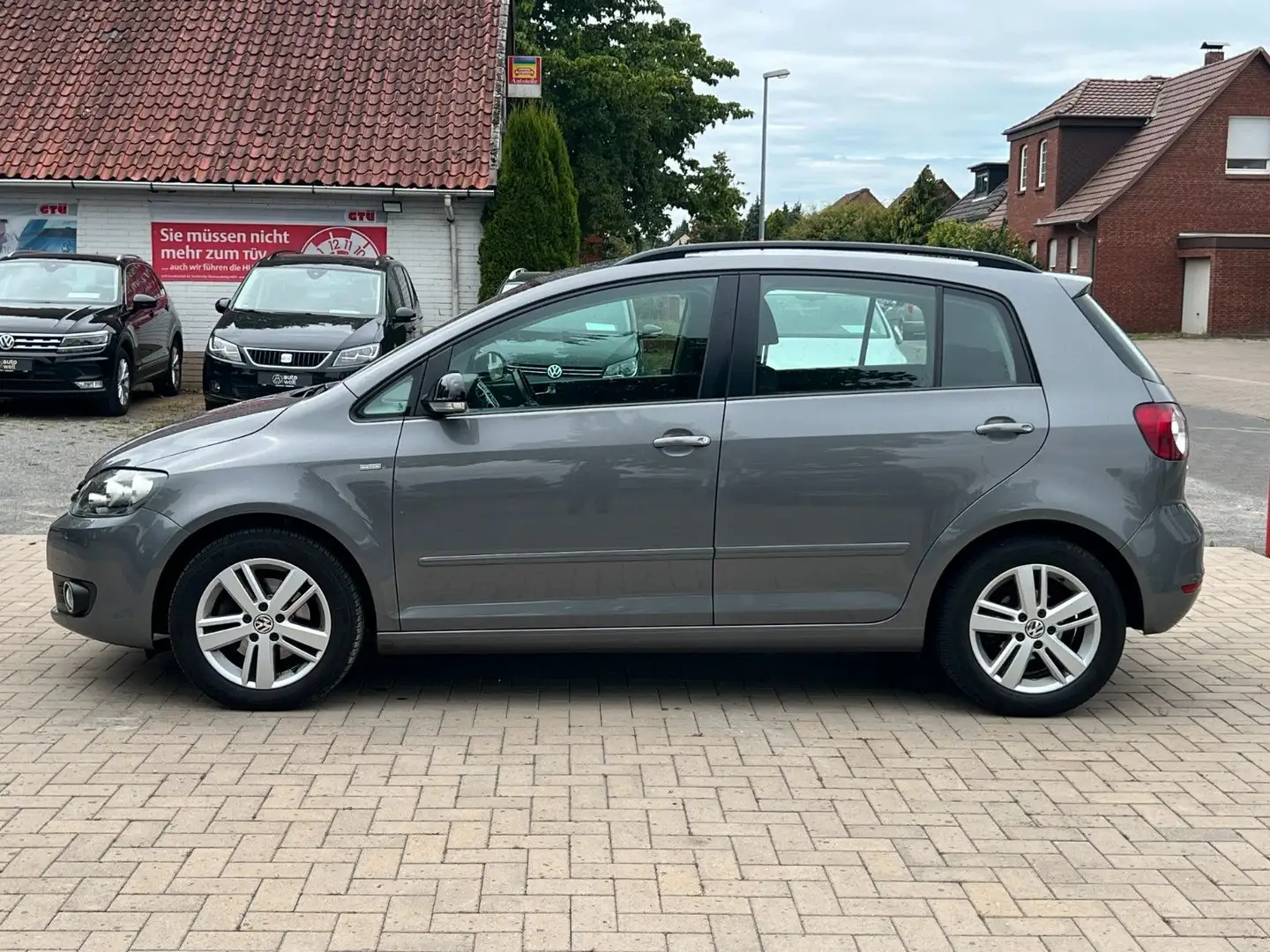 Volkswagen Golf Plus 1,6 TDI | Aut.| TÜV neu | AHK | Leder Grau - 2