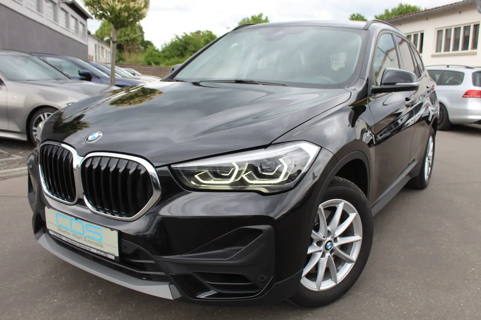 BMW X1 xDrive 20i Advantage Aut.+LED+Sportsitz+DAB+Hifi+ Negro - 2