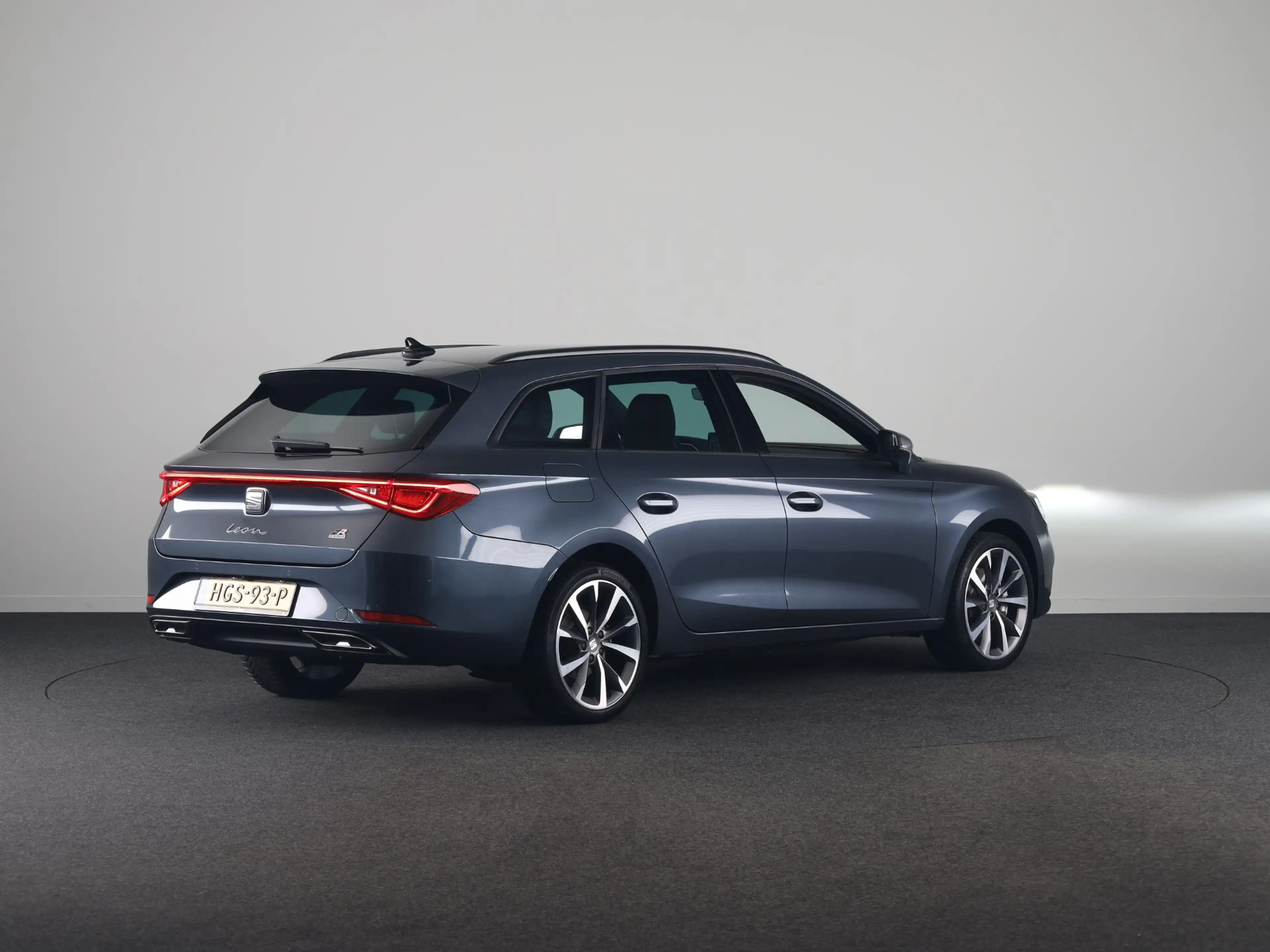SEAT Leon e-Hybrid Sportstourer 1.5 TSI FR PHEV First Edition 204pk | — photo 4