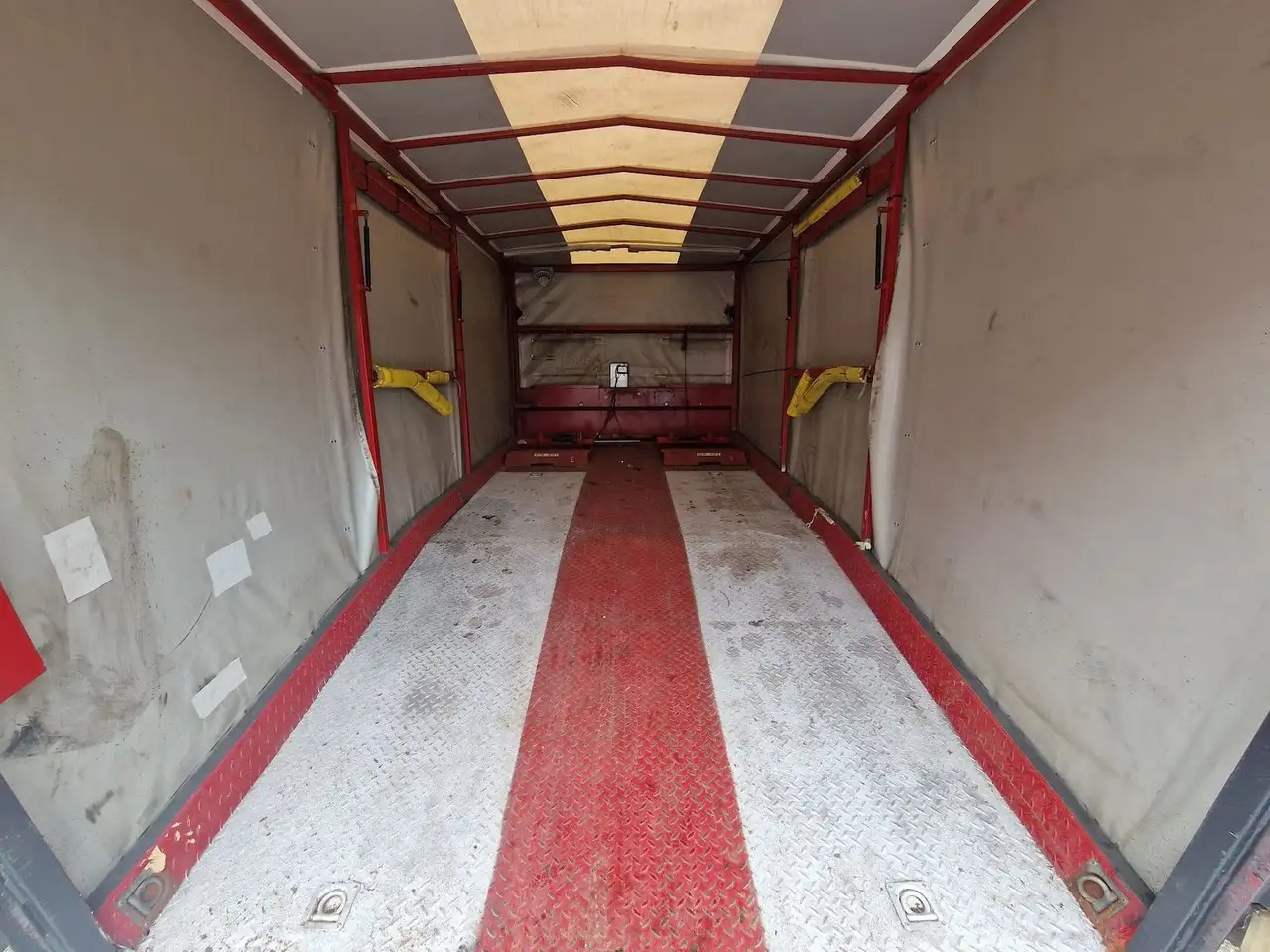 Mercedes-Benz 811D Autotransporter mit Luftfederung, foto 9