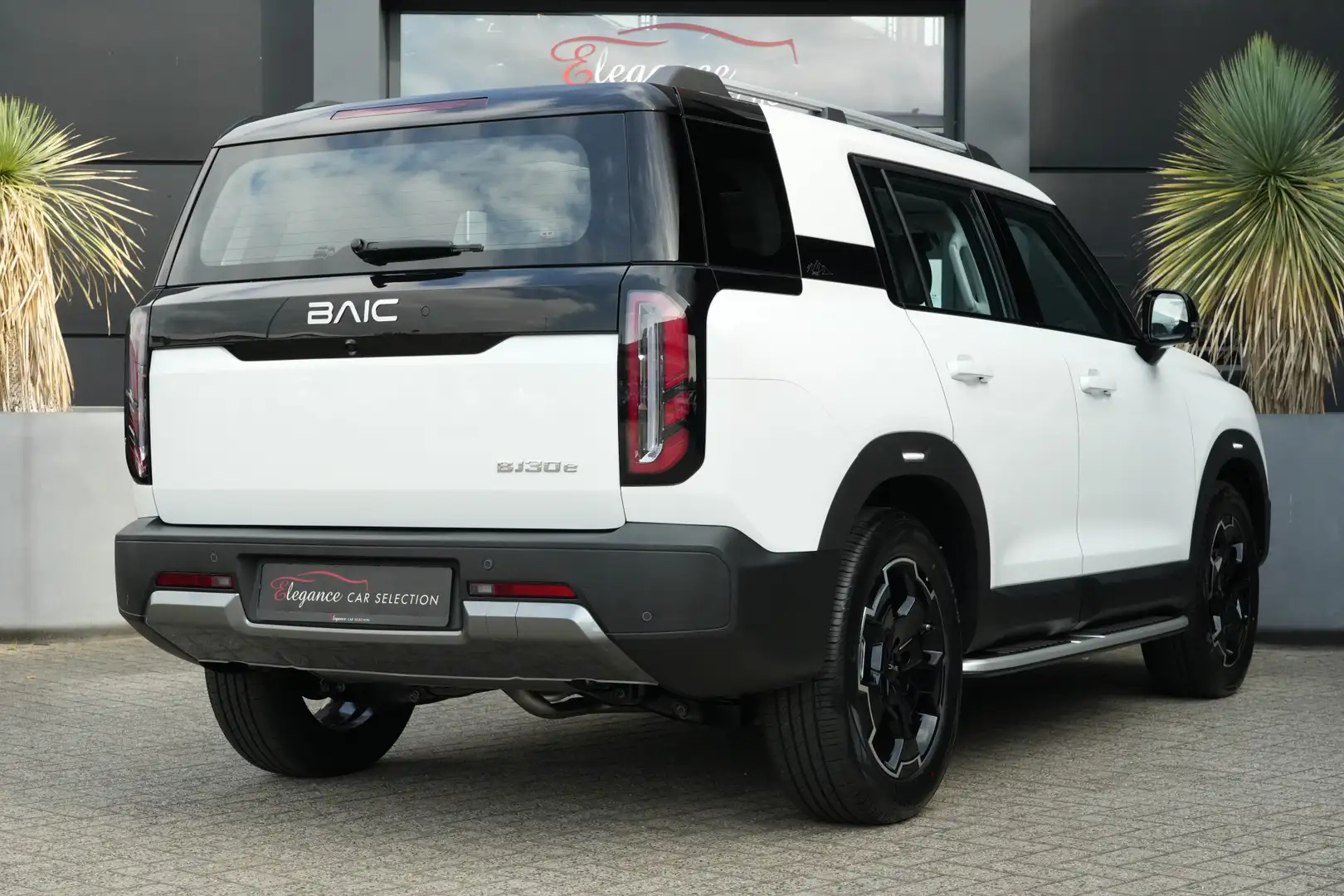 BAIC BJ30e 1.5 Turbo HEV 281pk Panoramadak/Stoelverwarm Blanc - 2