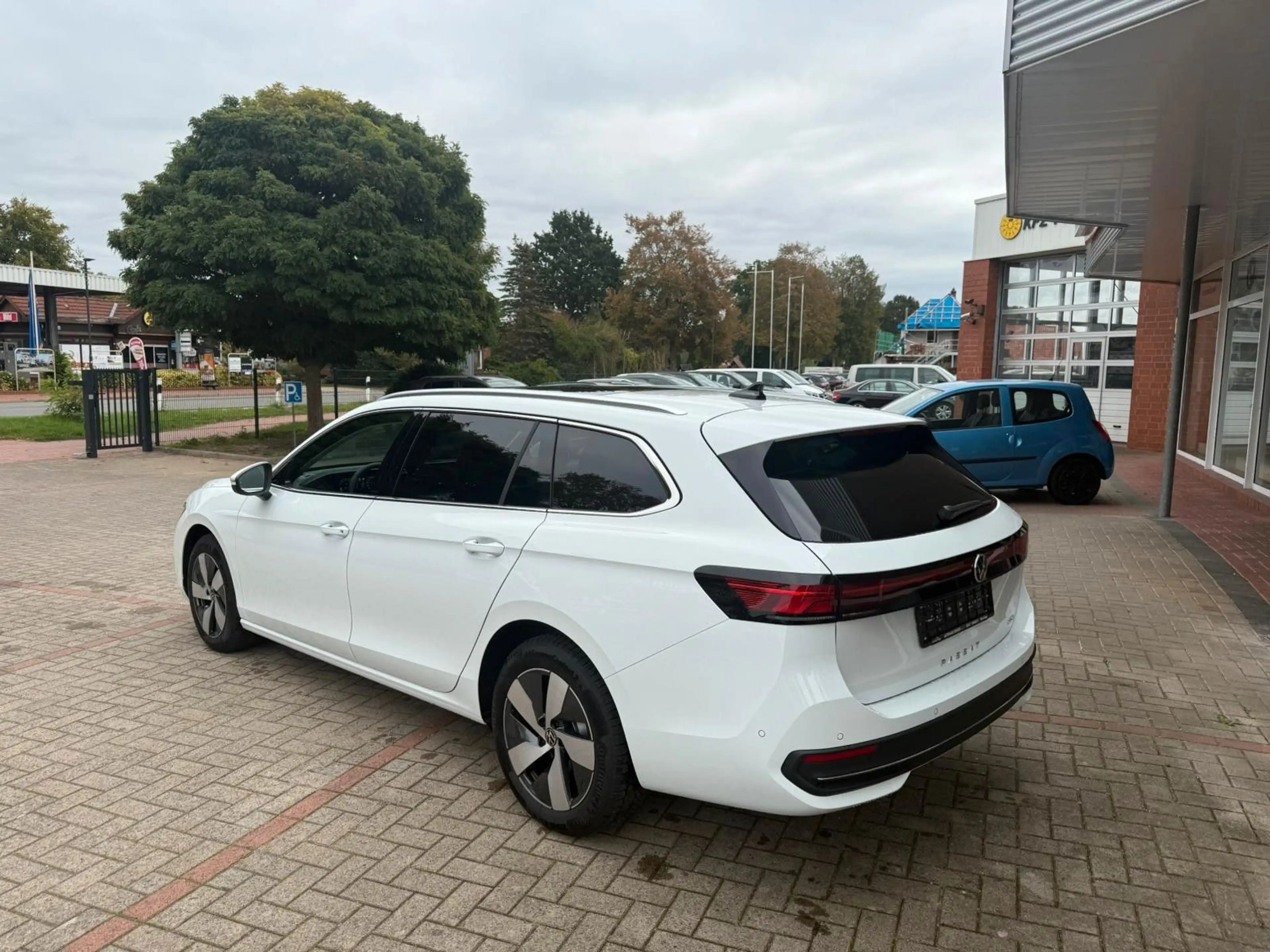 Volkswagen Passat Variant 1.5 eTSI Business*PANO*LED*TOP — photo 4