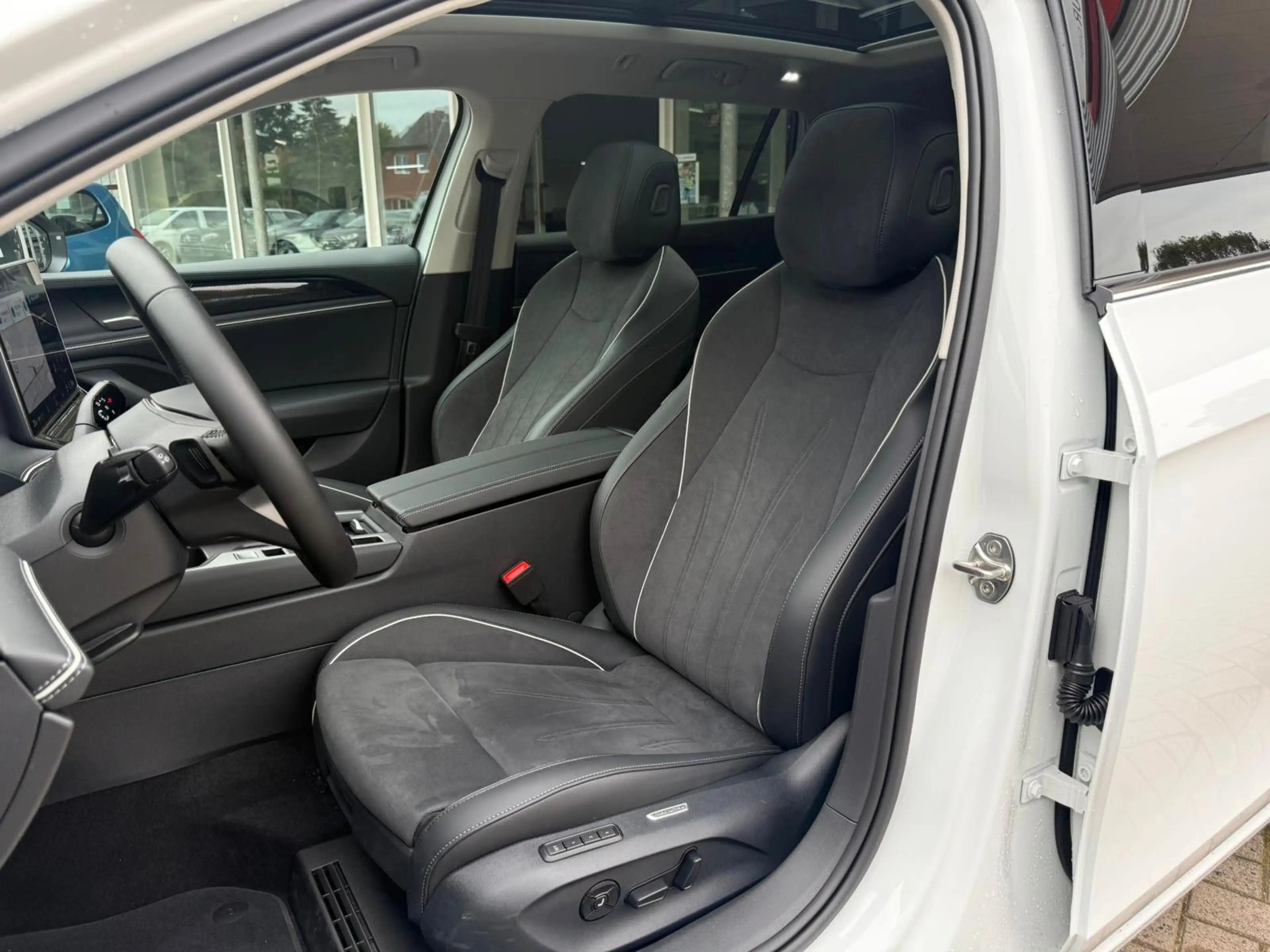 Volkswagen Passat Variant 1.5 eTSI Business*PANO*LED*TOP — photo 12