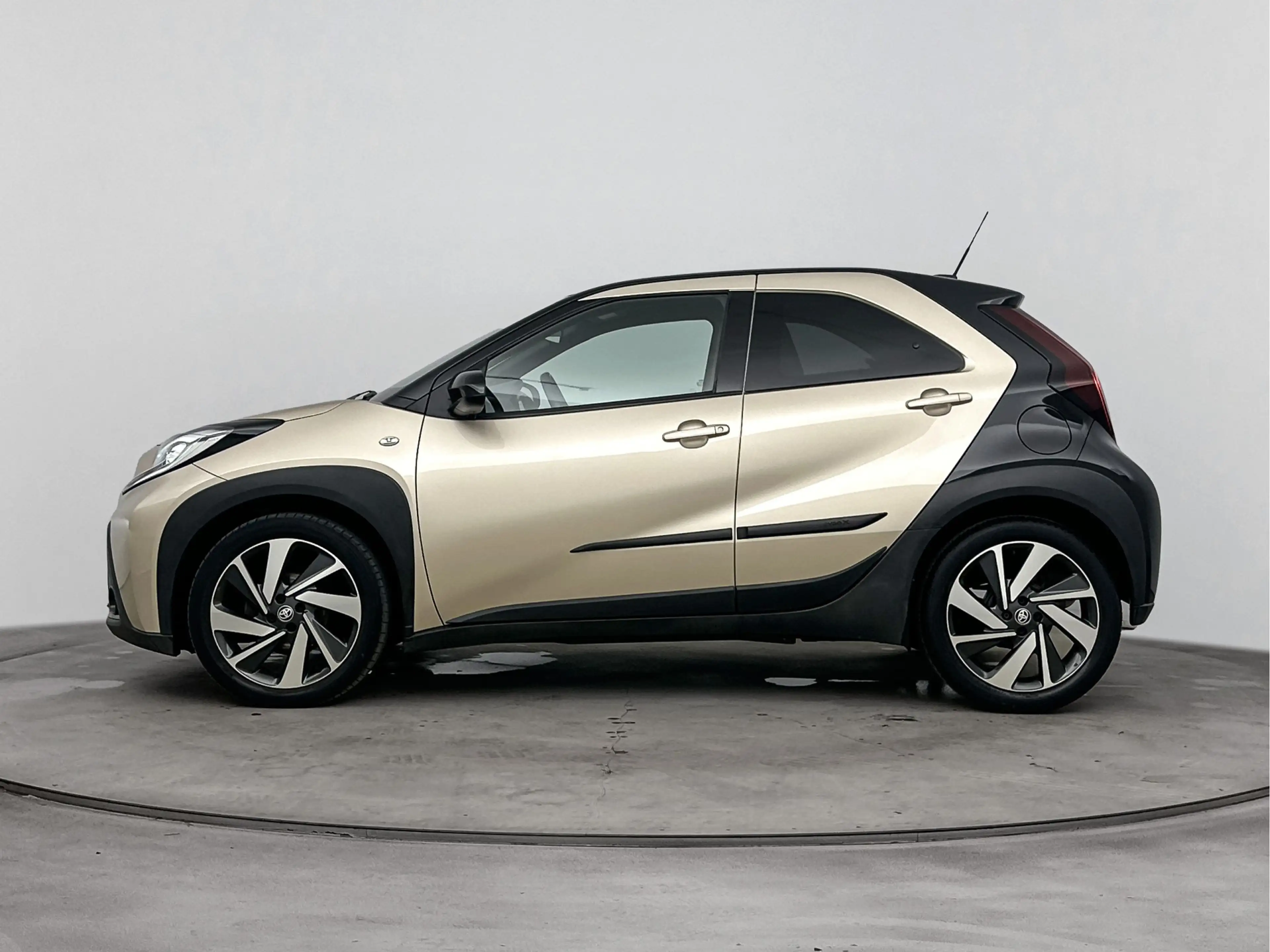 Toyota Aygo X 1.0 VVT-i MT Envy | NL Auto | JBL | Cruise Control — photo 3