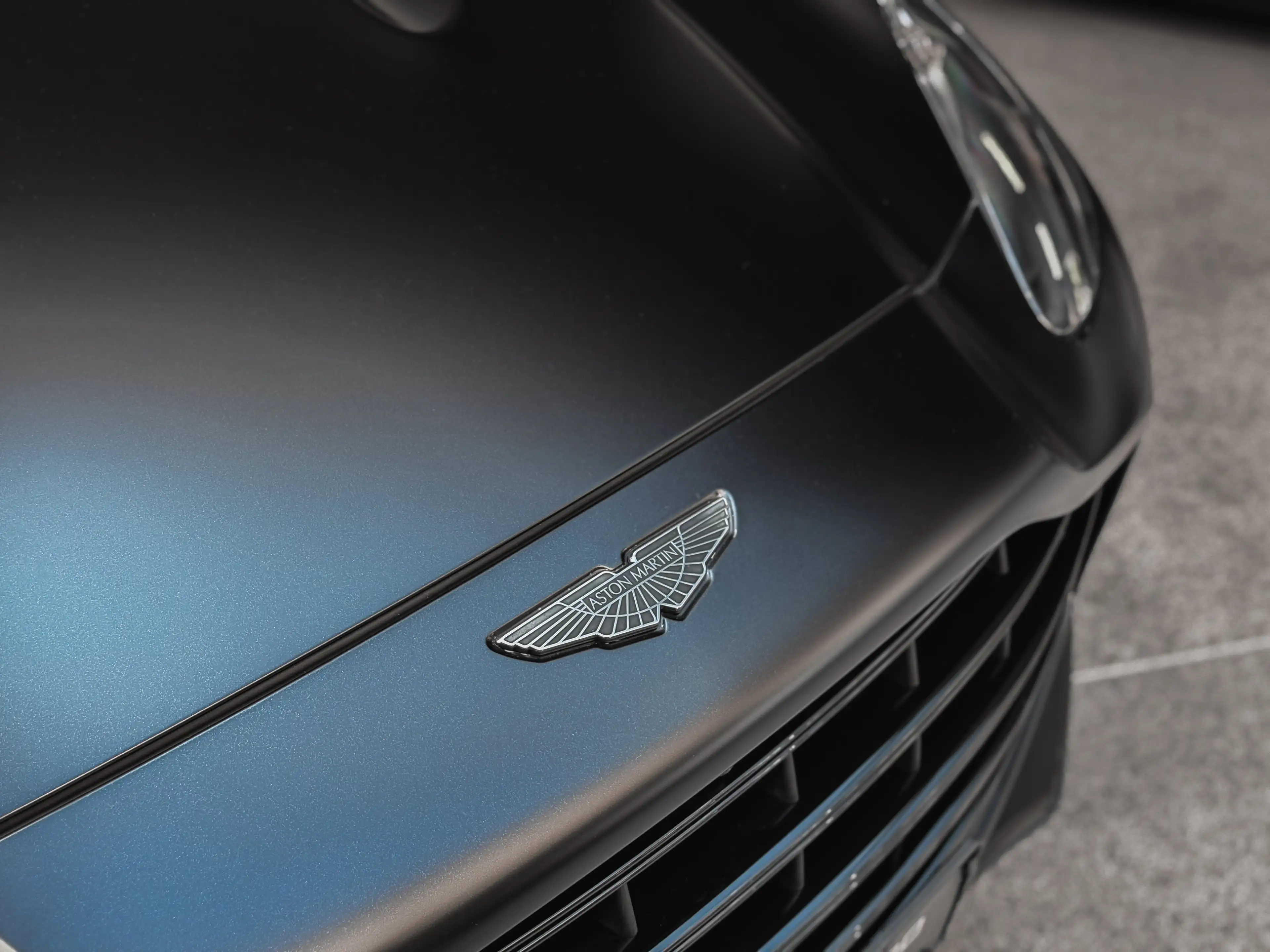 Aston Martin DBX 707 — photo 6
