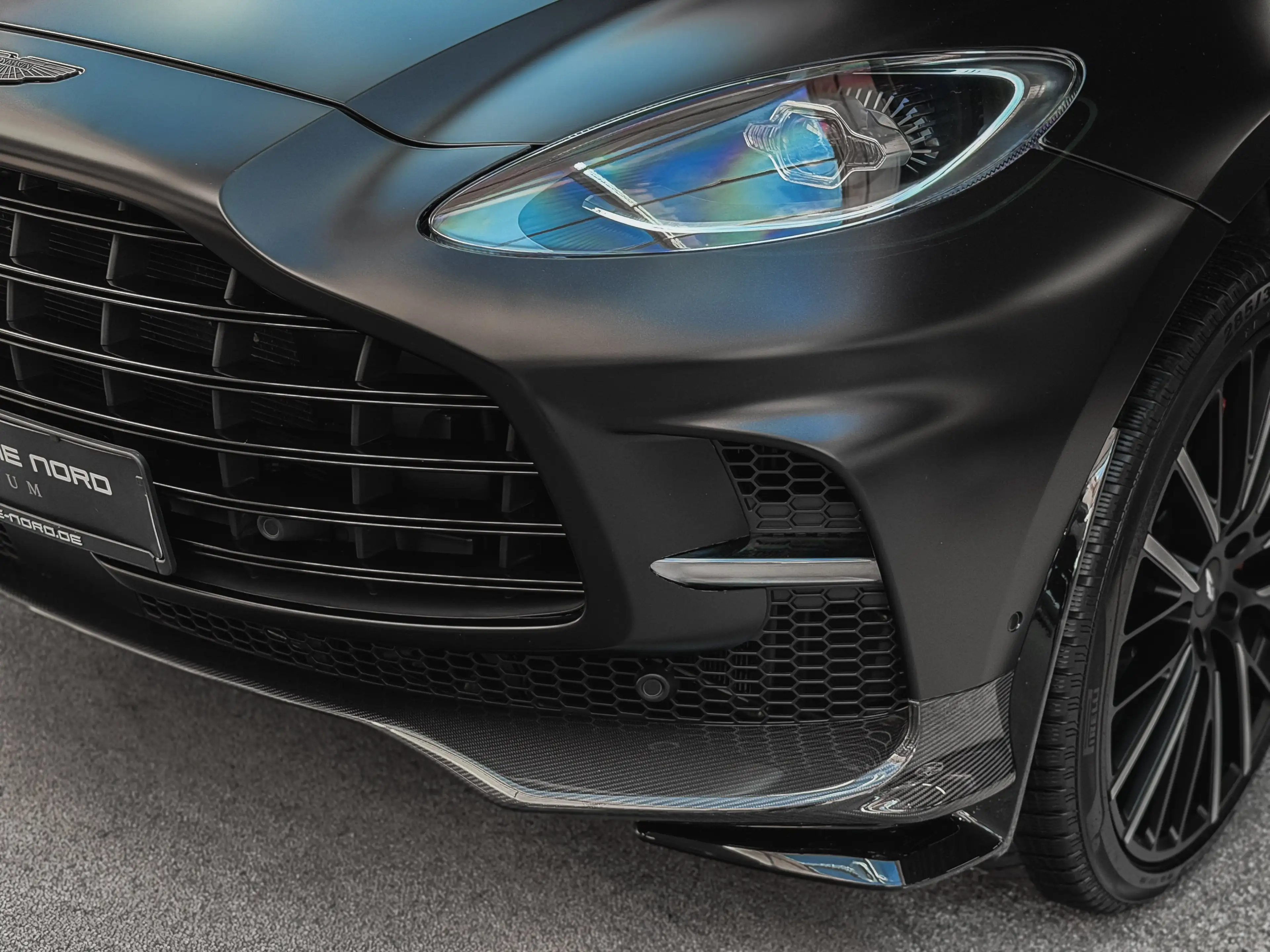 Aston Martin DBX 707 — photo 3