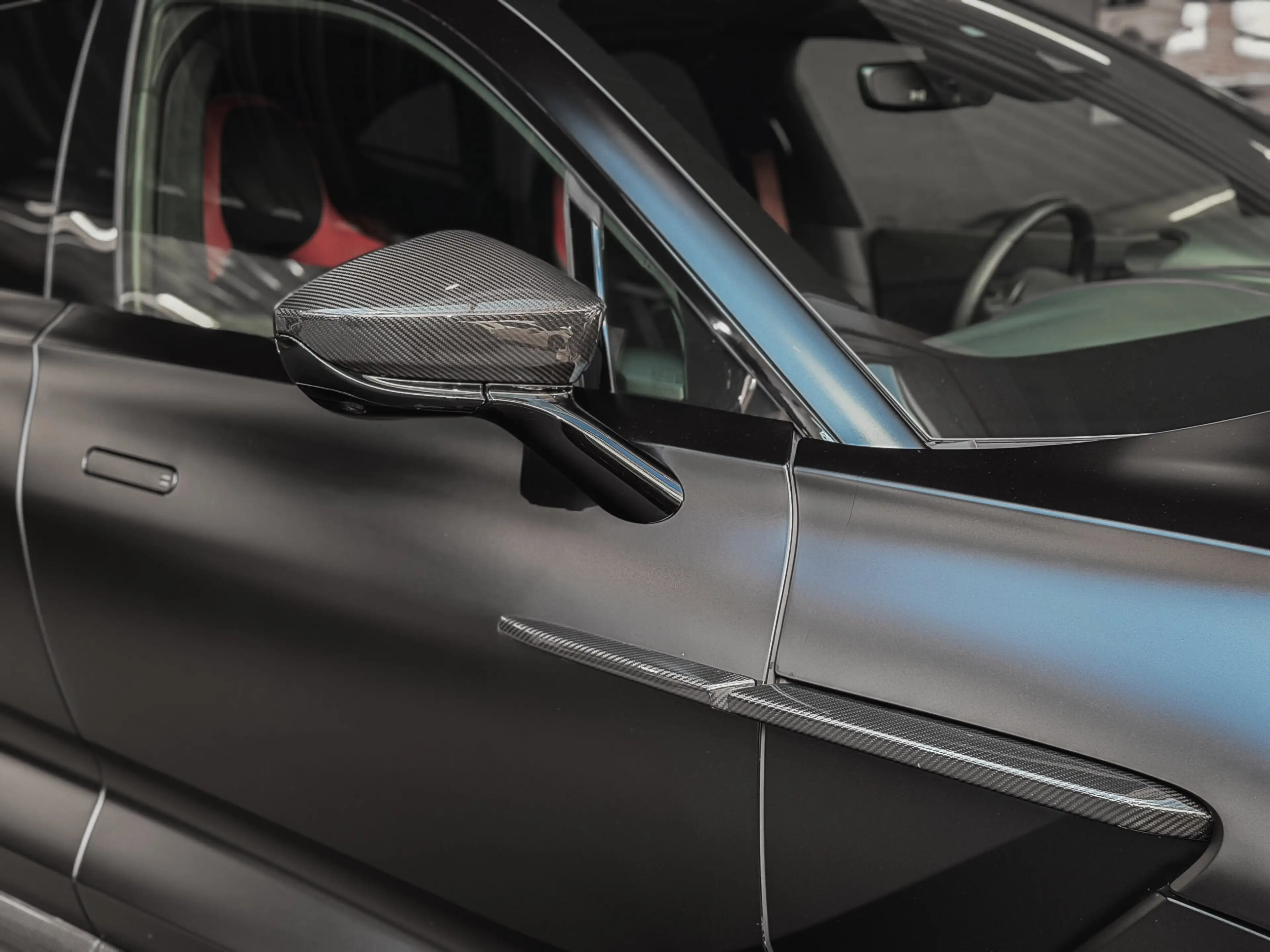 Aston Martin DBX 707 — photo 8