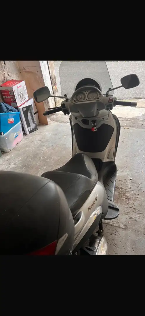 Piaggio Beverly 250 tourer - 2