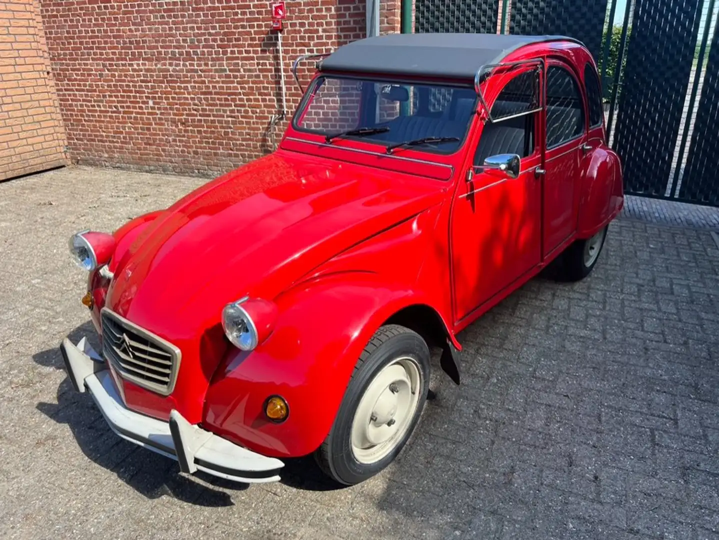 Citroen 2CV 2 CV 6 Club Rouge - 1