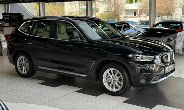 BMW X3 view 5