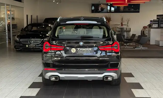 BMW X3 view 8
