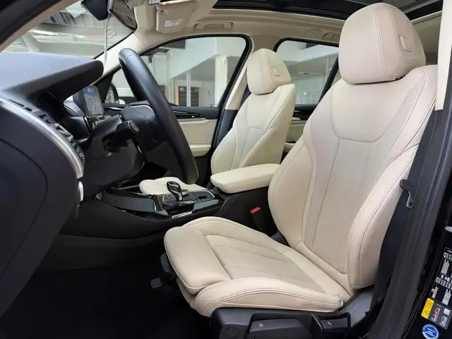 BMW X3 view 11