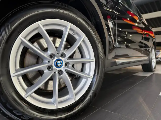 BMW X3 view 3