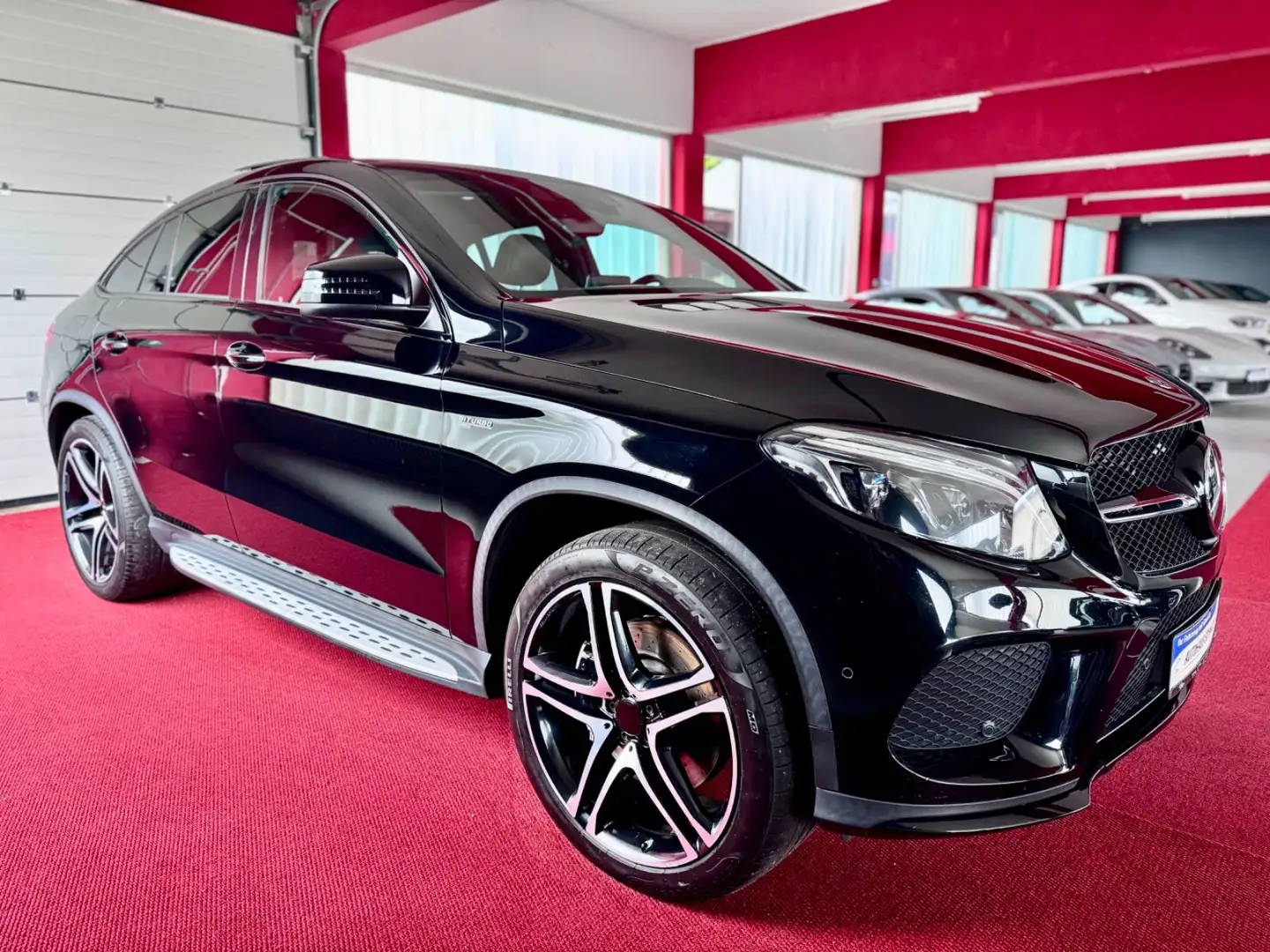 Mercedes-Benz GLE 43 AMG Coupe Night Pano Distronic 360° 22Zol Zwart - 2