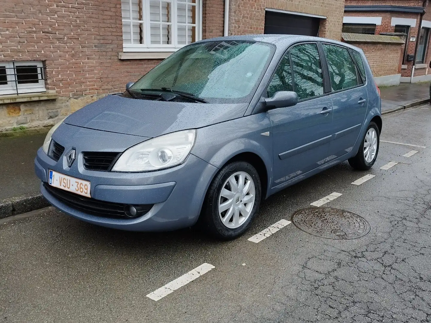 Renault Scenic 1.5 dCi 106 ch Gris - 1