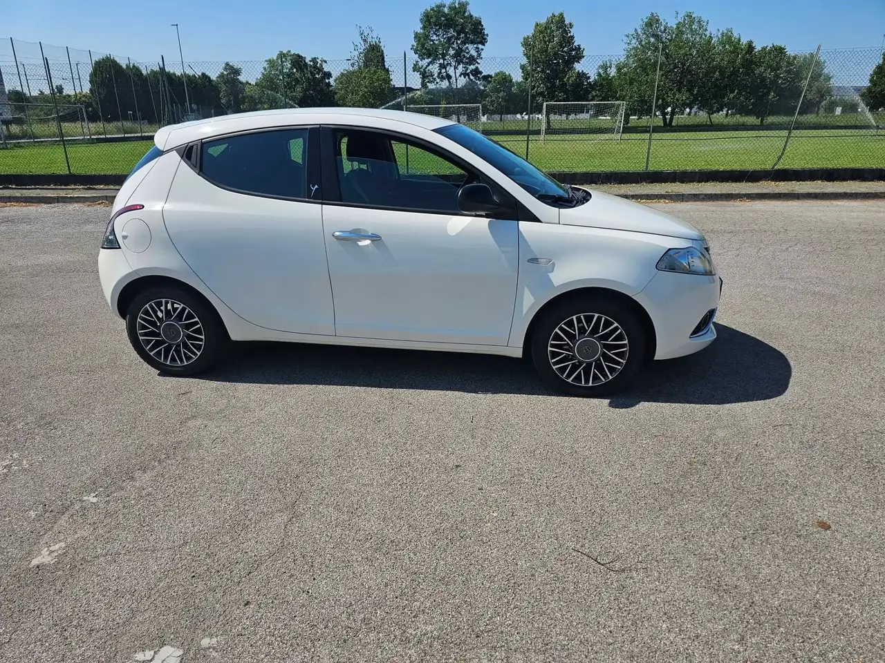 Lancia Ypsilon