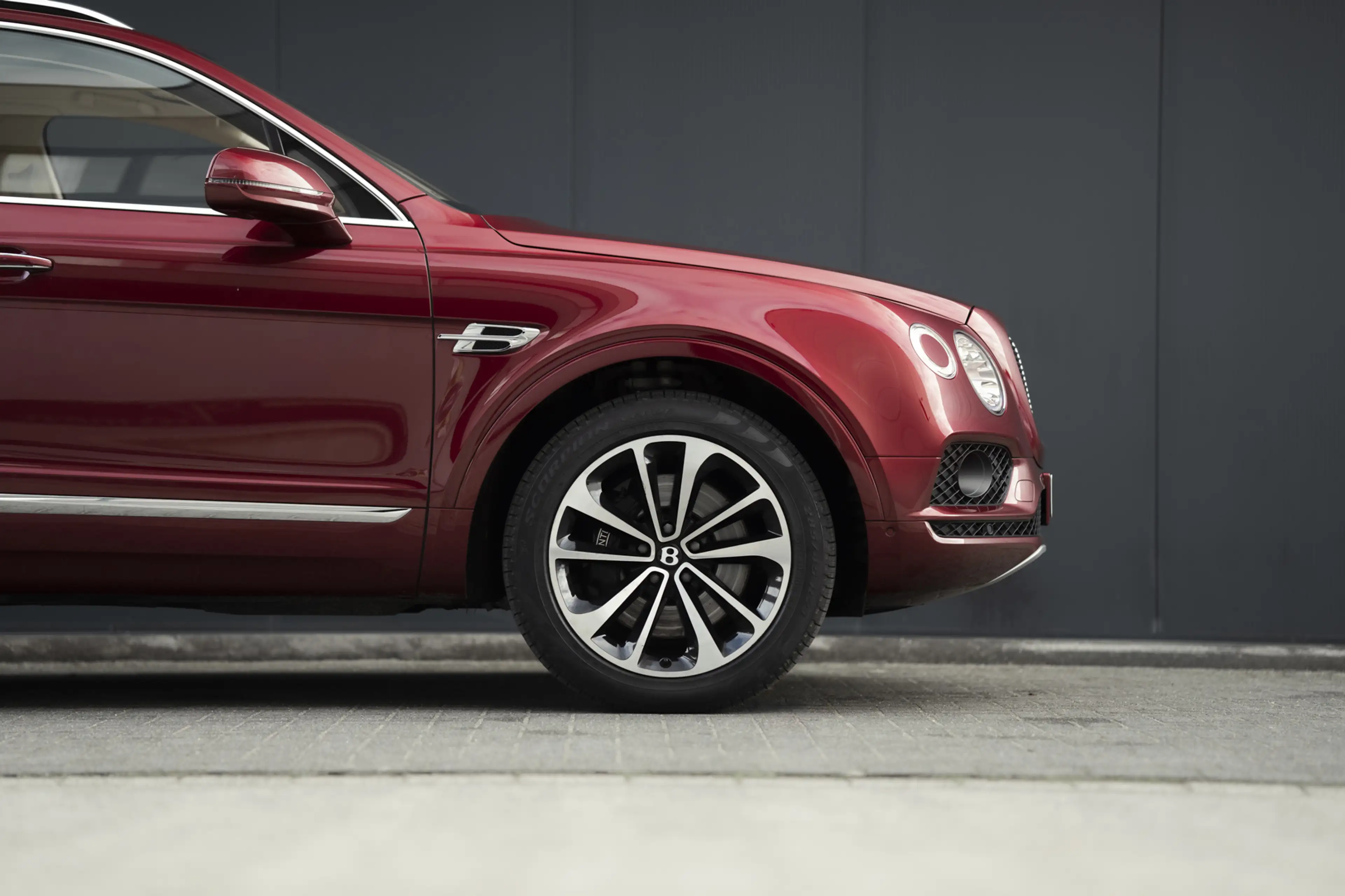 Bentley Bentayga 4.0 D — photo 11