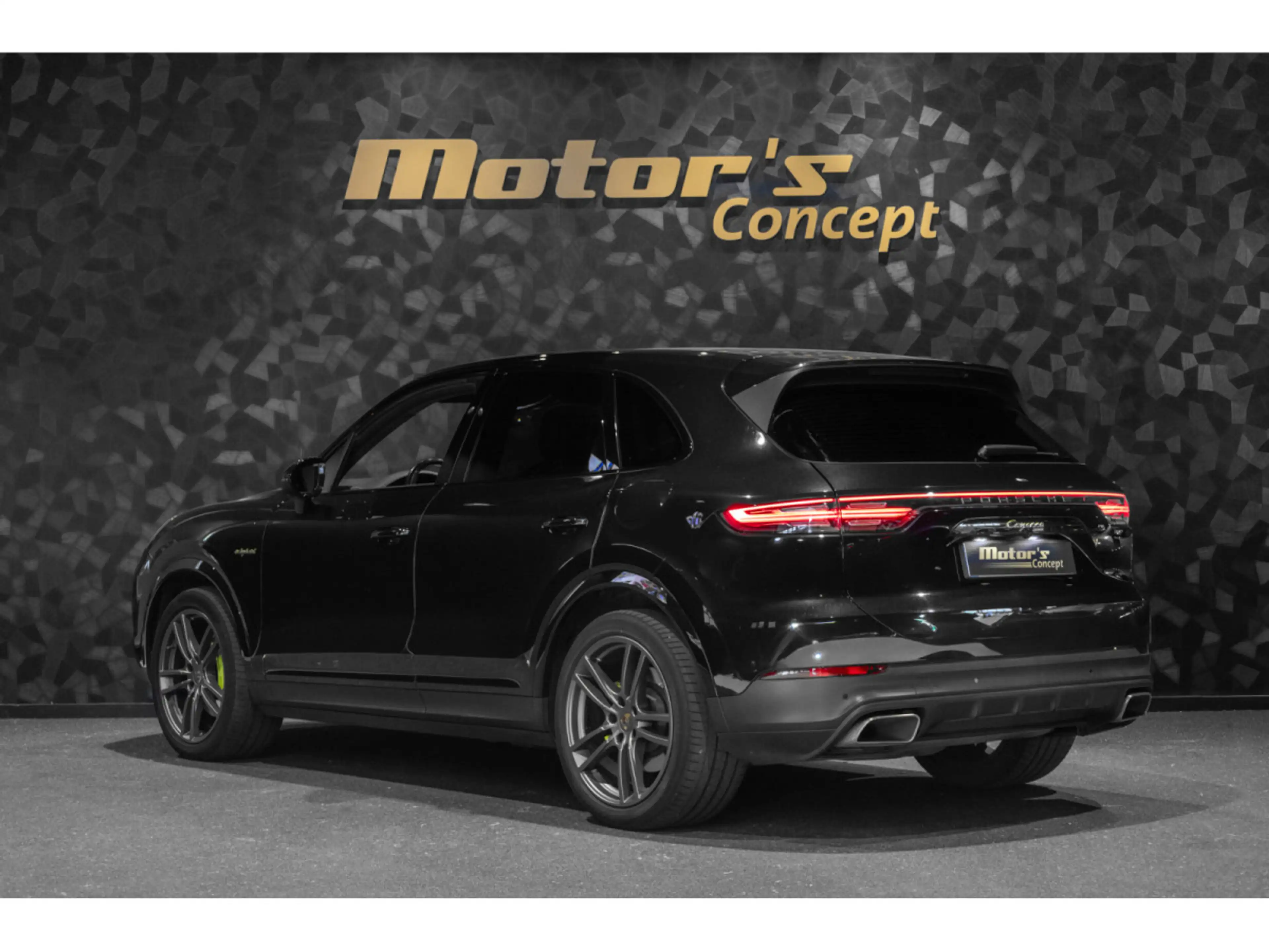 Porsche Cayenne E-Hybrid — photo 7