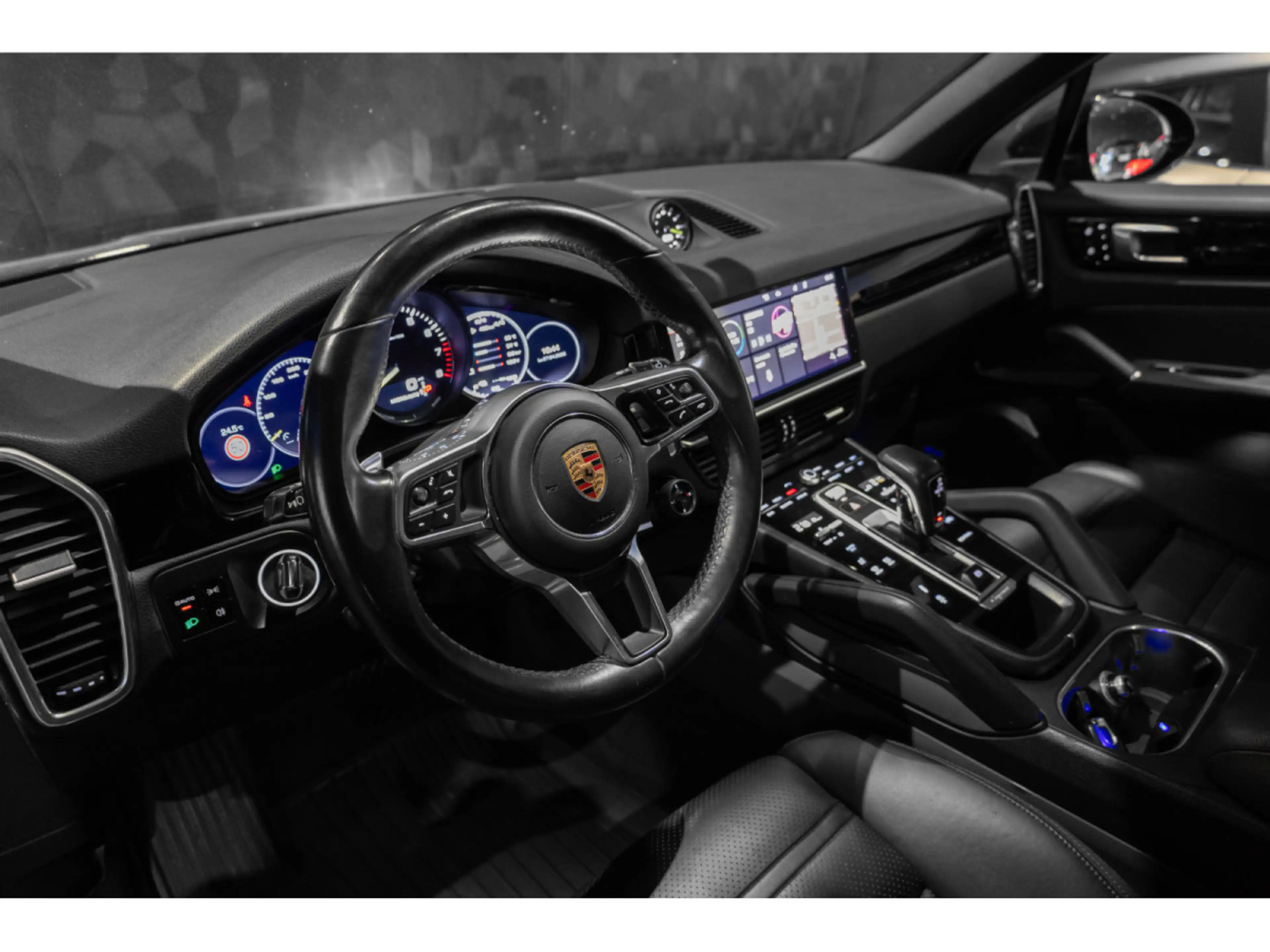Porsche Cayenne E-Hybrid — photo 9