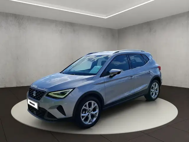 SEAT Arona FR 1.5 TSI 7-Gang Allwetterreifen, Navi,