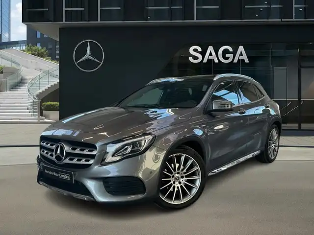 Mercedes-Benz GLA 180 AMG Line Toit Pano