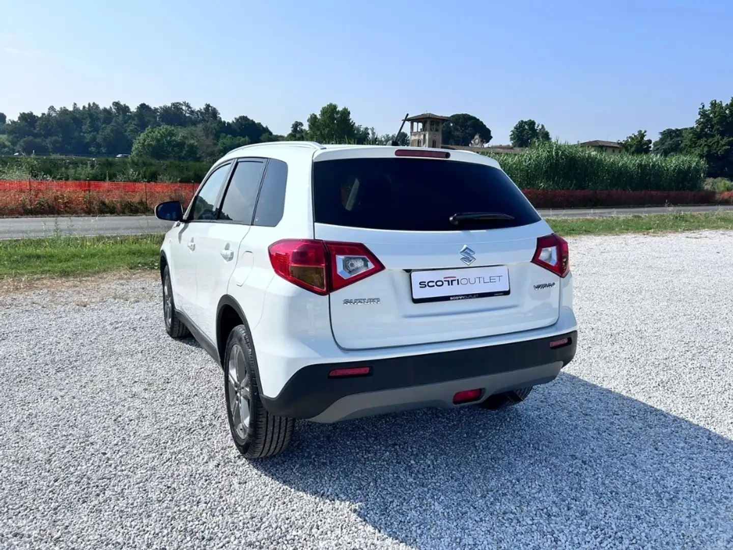 Suzuki Vitara 1.6 ddis V-Cool s&s 2wd Bianco - 2