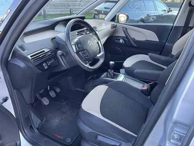 Citroen C4 Picasso view 9