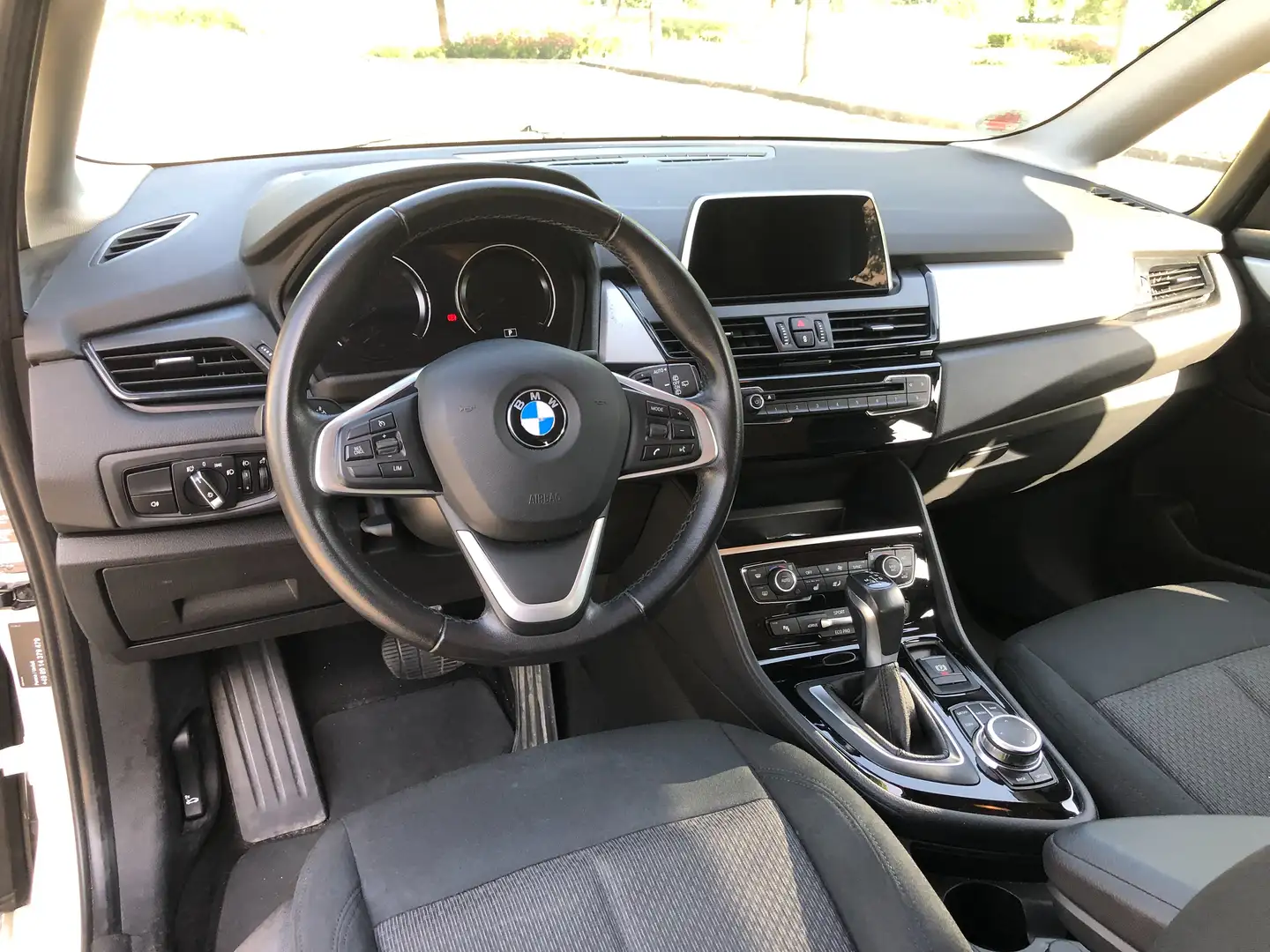 BMW 225 2er Active Tourer Plug-In-Hybrid 225xe iPerformanc White - 1