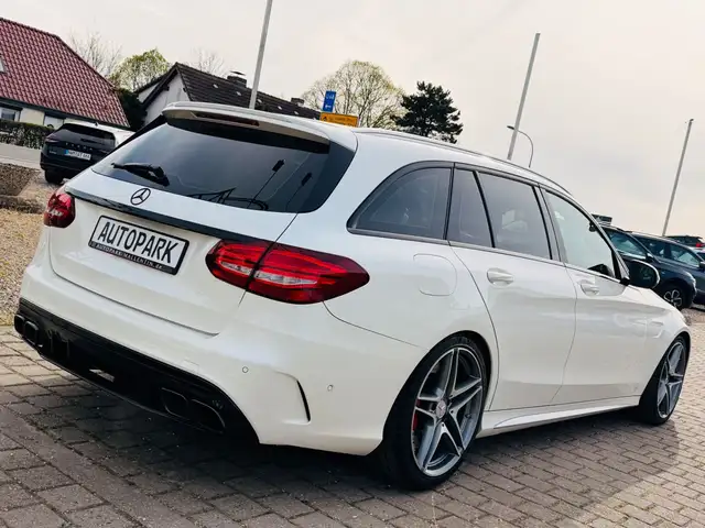 Mercedes-Benz C 63 Amg view 6