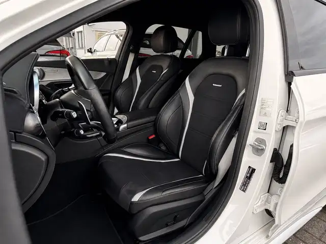 Mercedes-Benz C 63 Amg view 8