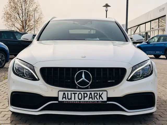 Mercedes-Benz C 63 Amg view 2