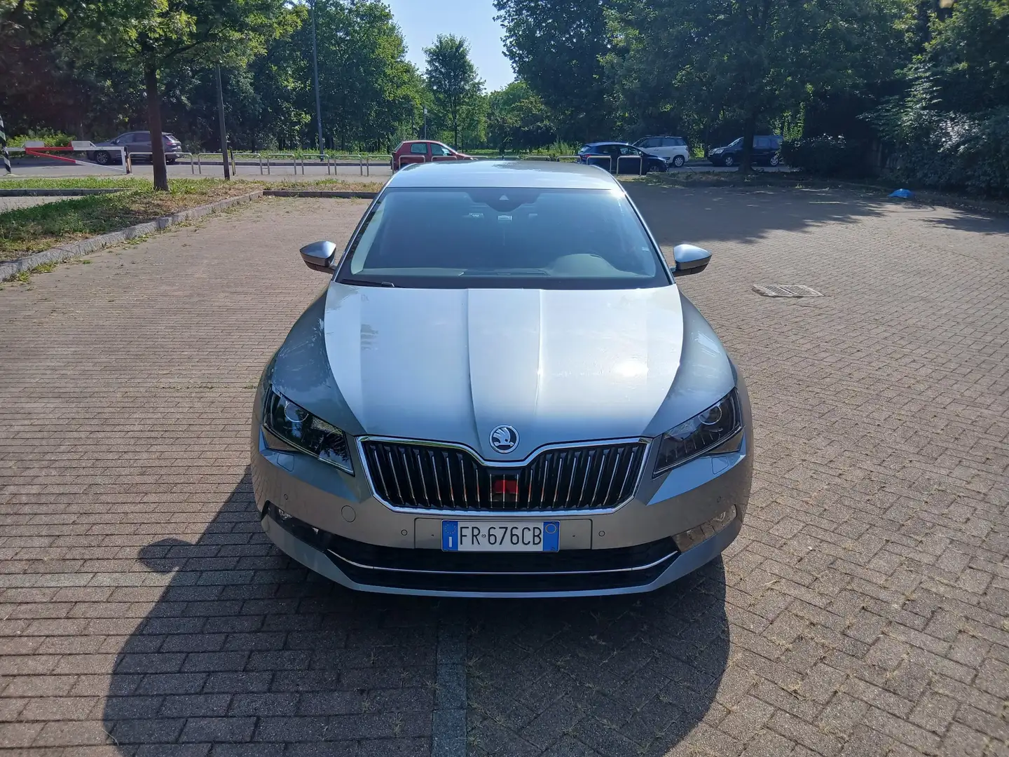 Skoda Superb 1.4 tsi Ambition - 1