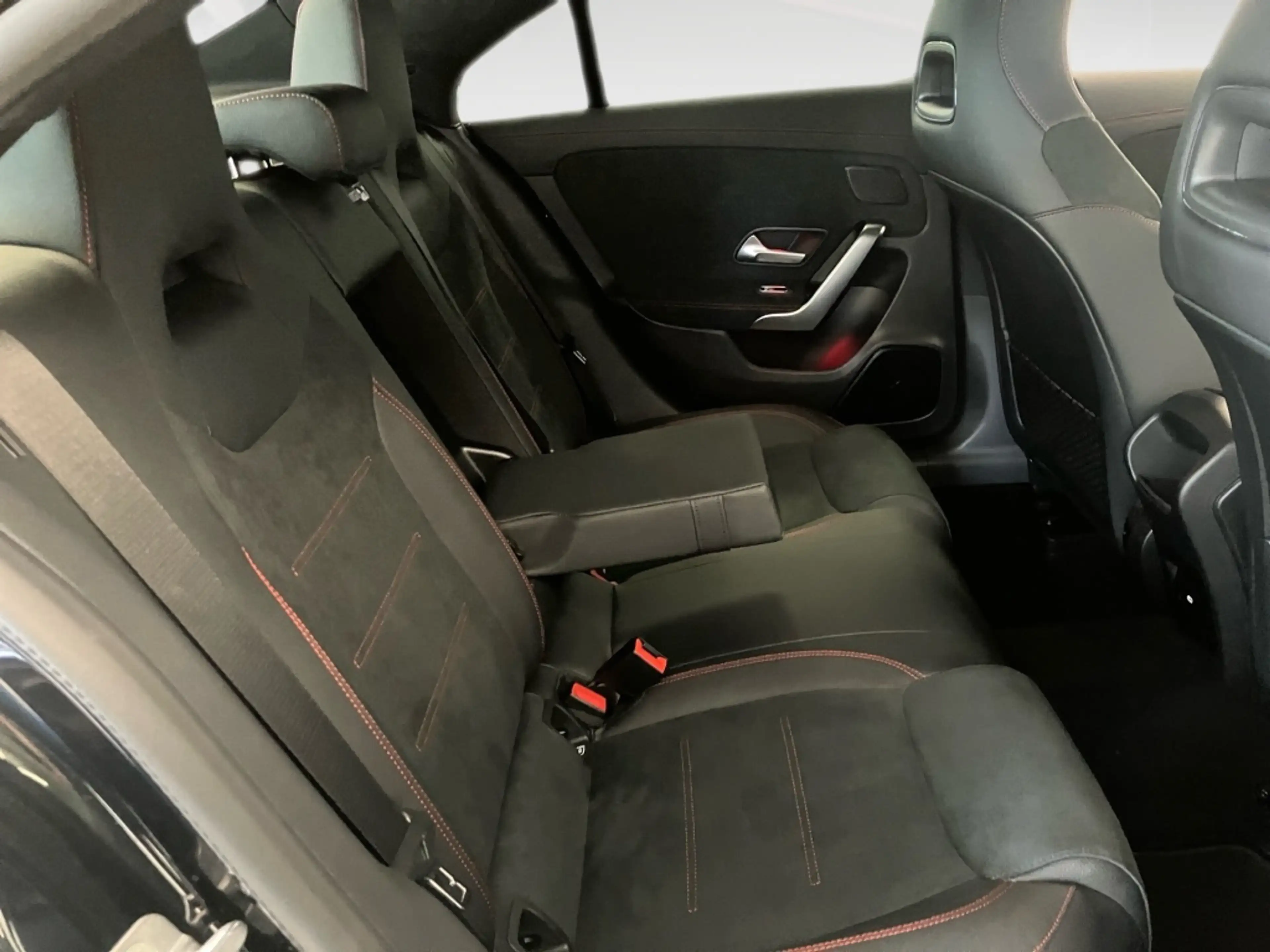 Mercedes-Benz CLA 220 d Edition AMG Line+Night+DISTRON+KEYLESS — photo 9
